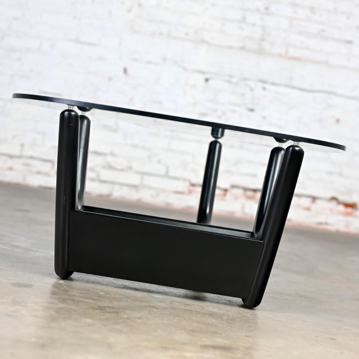 Coffee Table w/Black Base & Biomorphic Glass Top Style Kroehler Pearsall or Tonk For Sale 8