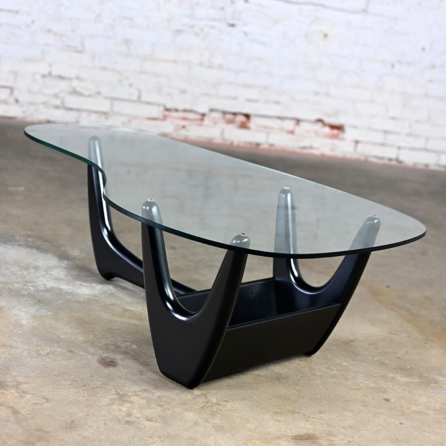 Coffee Table w/Black Base & Biomorphic Glass Top Style Kroehler Pearsall or Tonk In Good Condition For Sale In Topeka, KS
