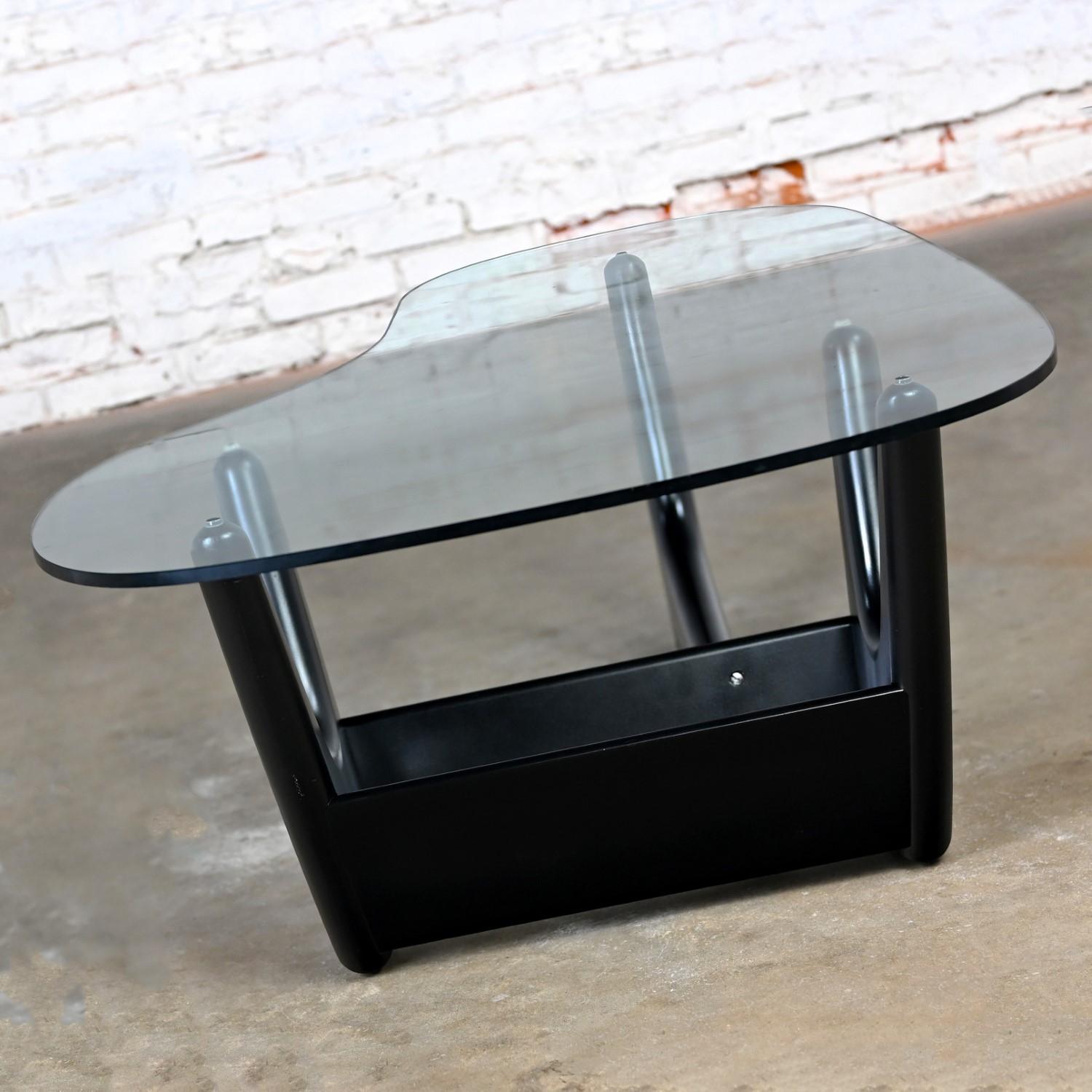 20th Century Coffee Table w/Black Base & Biomorphic Glass Top Style Kroehler Pearsall or Tonk For Sale