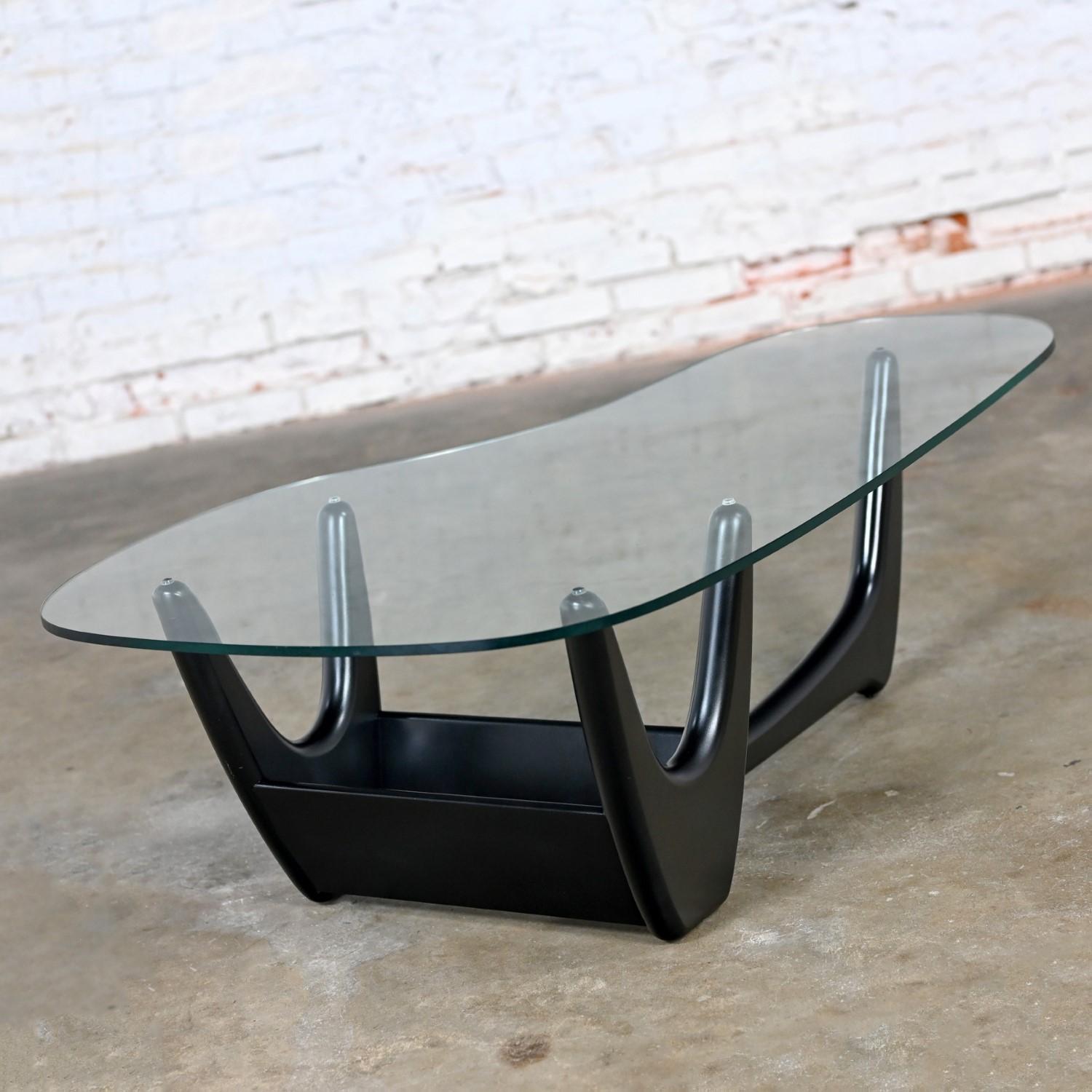 Coffee Table w/Black Base & Biomorphic Glass Top Style Kroehler Pearsall or Tonk For Sale 2