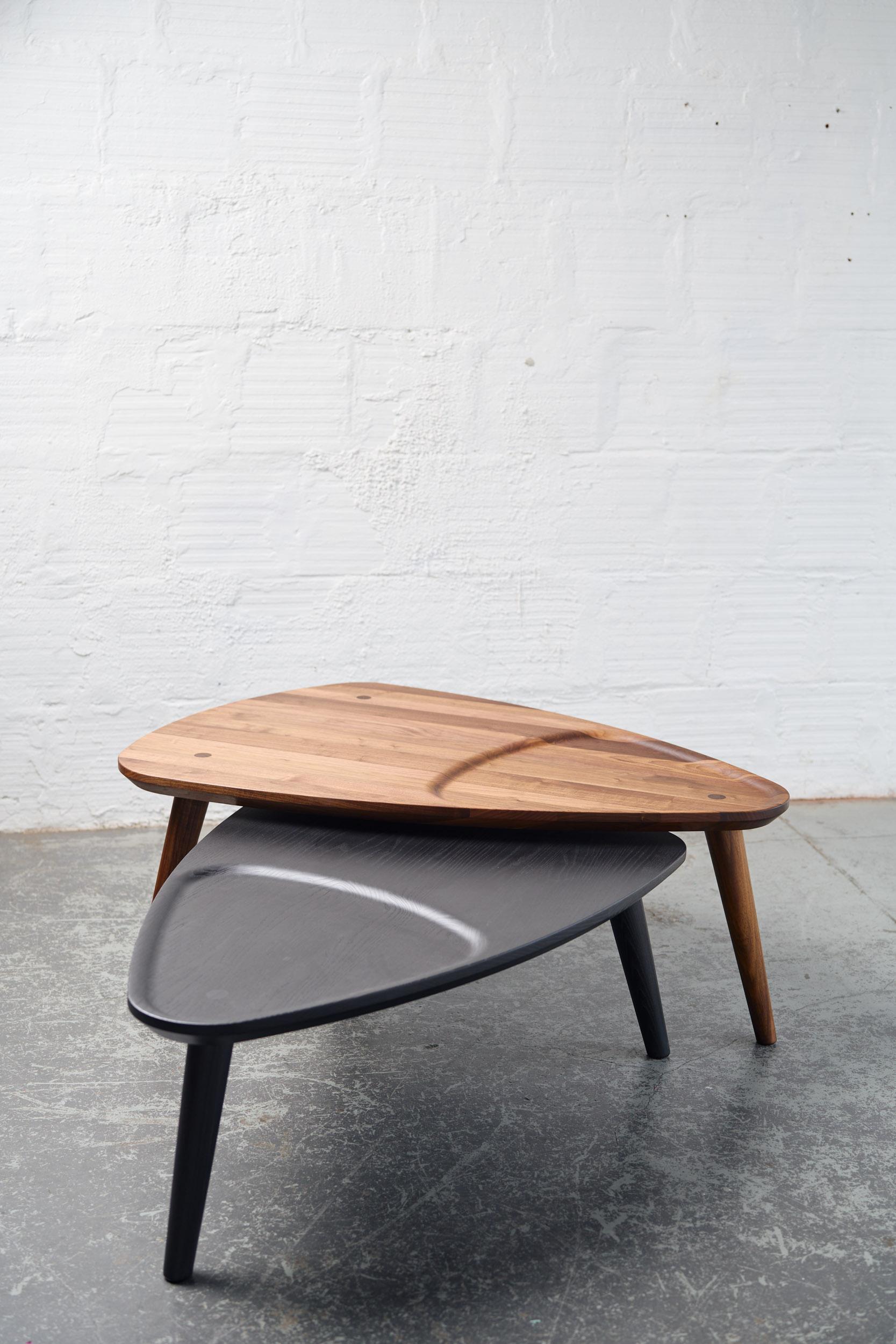 XXIe siècle et contemporain Table basse, noyer - Design/One - Fernweh Woodworking en vente
