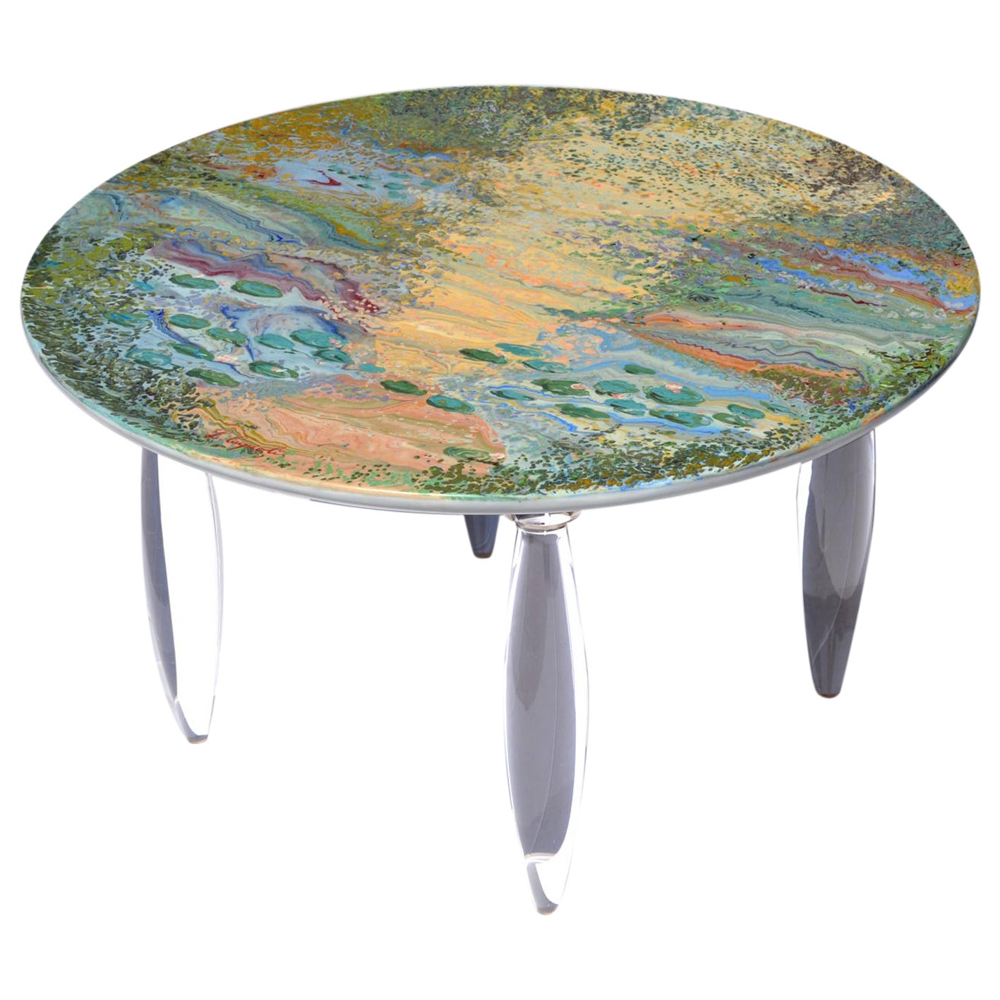Table basse incrustée de marbre blanc Pieds en plexiglas fabriqués à la main en Italie disponible