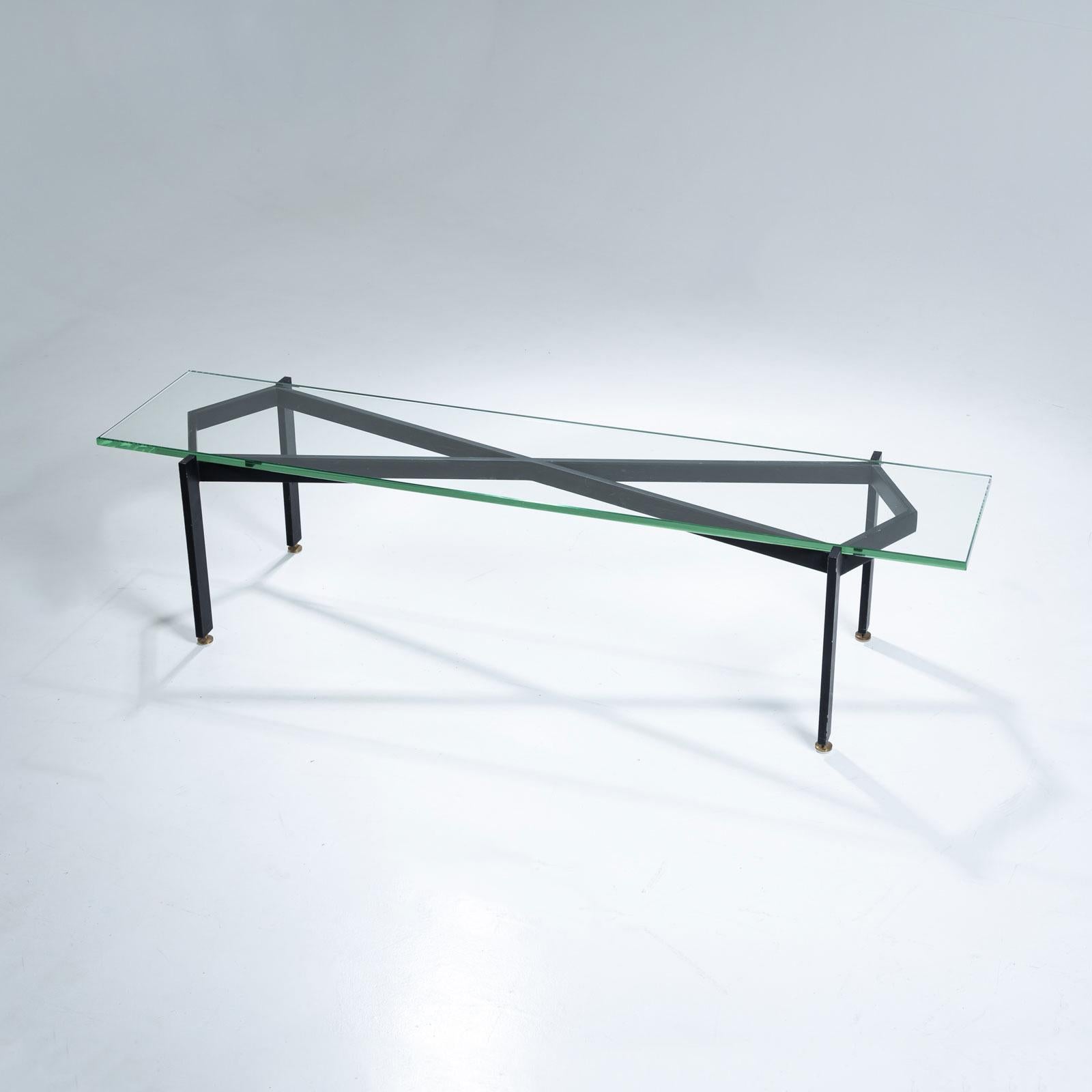 Table basse avec cadre en fer noir, Italie, années 1960 en vente 3