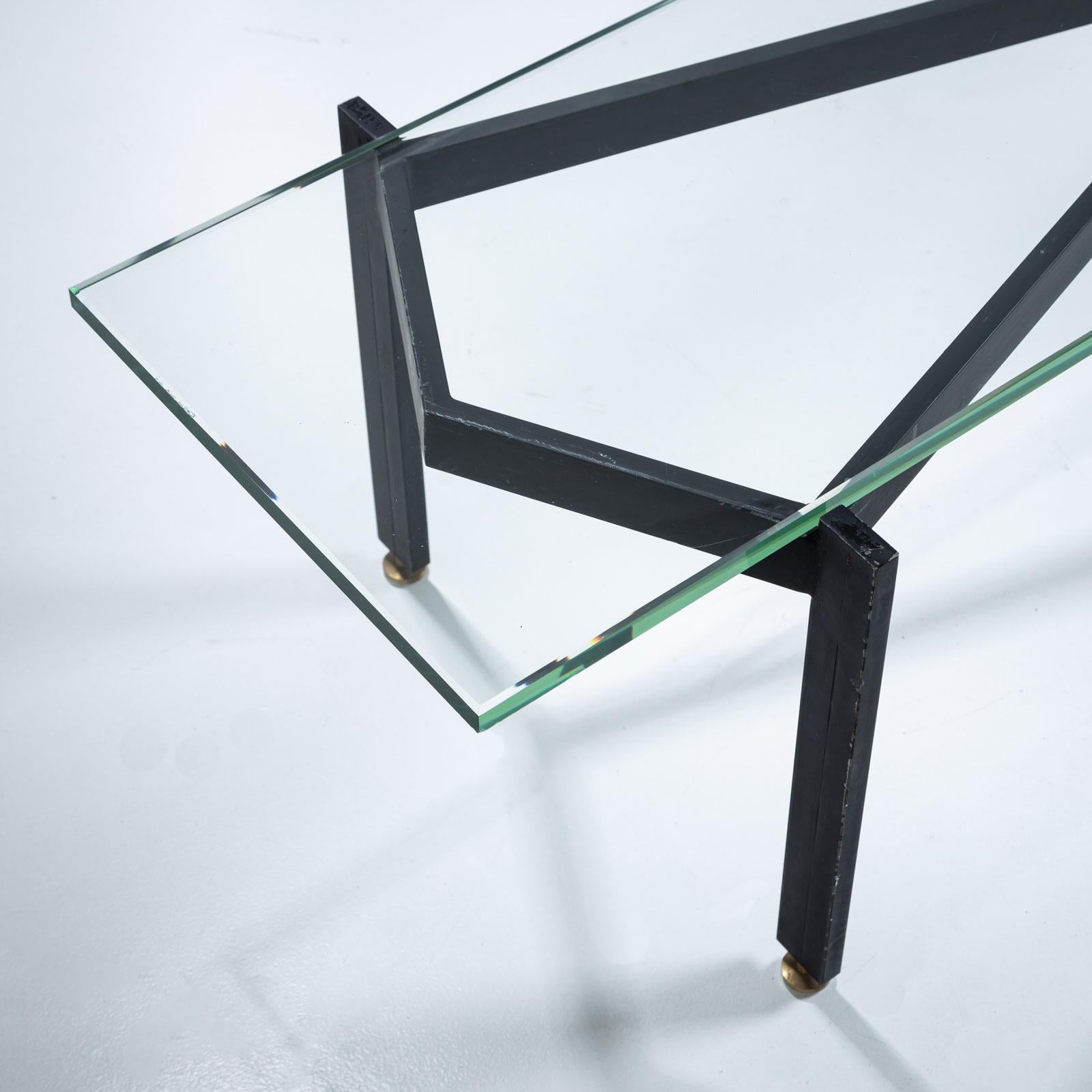 Table basse avec cadre en fer noir, Italie, années 1960 en vente 5
