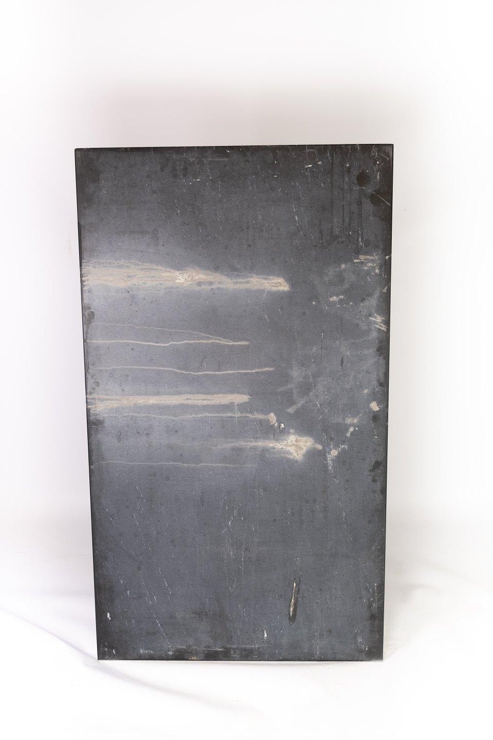 Couchtisch mit schwarzer Schieferplatte und Rahmen aus Palisanderholz aus den 1970er Jahren im Angebot 2