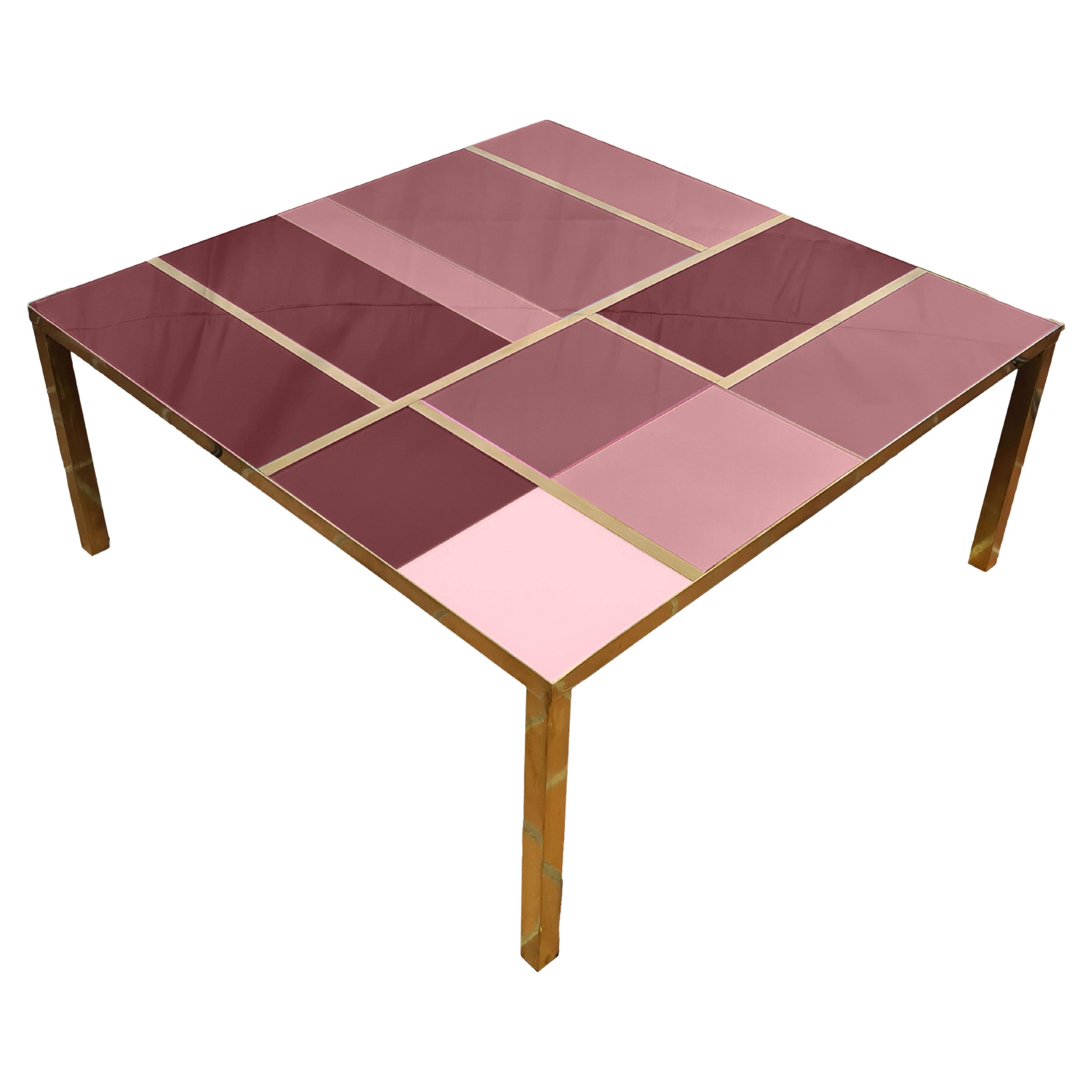 Table basse avec cadre en laiton et verre de Murano rouge Cartier de différentes teintes en vente