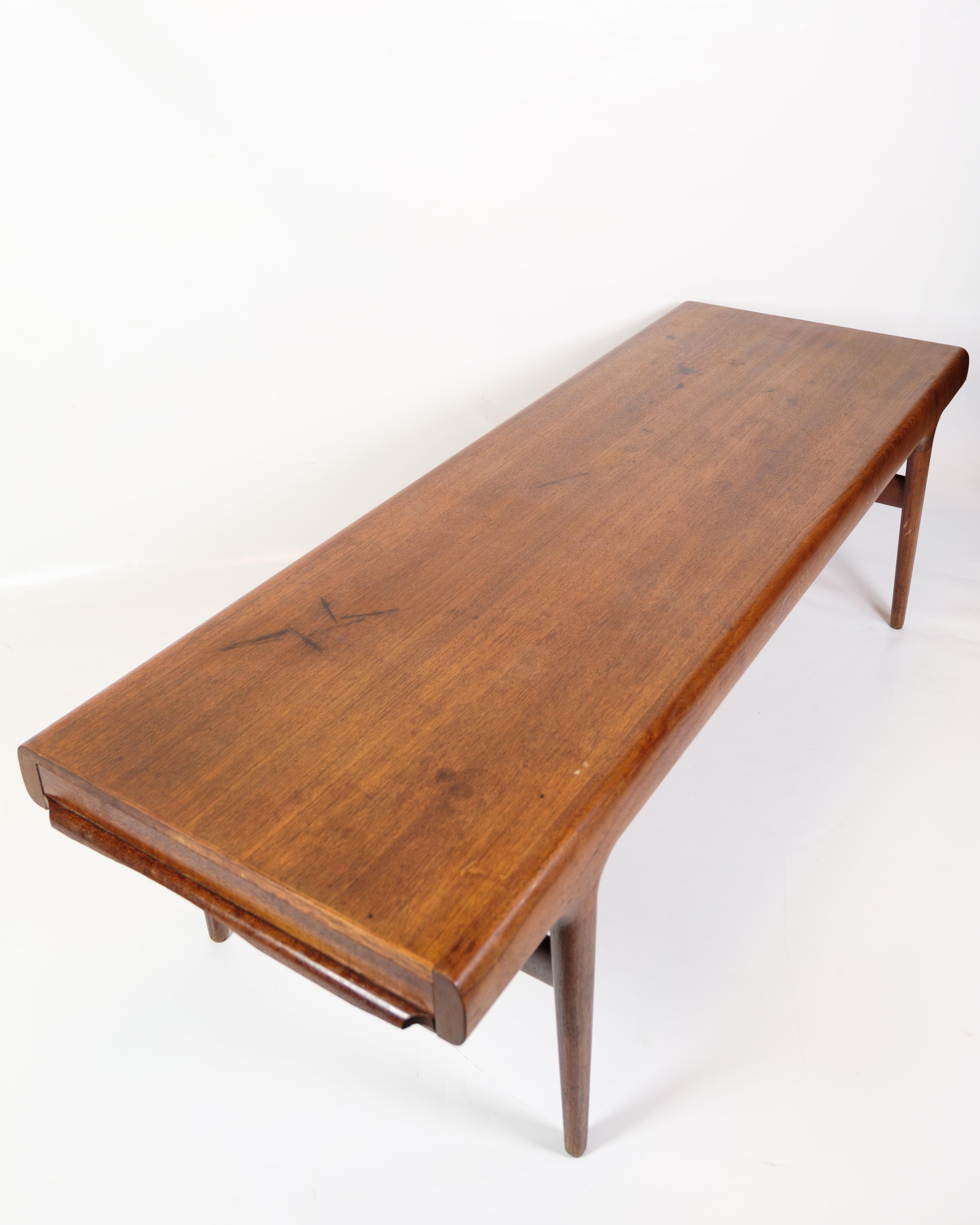 Couchtisch mit eingebauten Schubladen aus Teakholz von Johannes Andersen aus den 1960er Jahren im Zustand „Gut“ im Angebot in Lejre, DK
