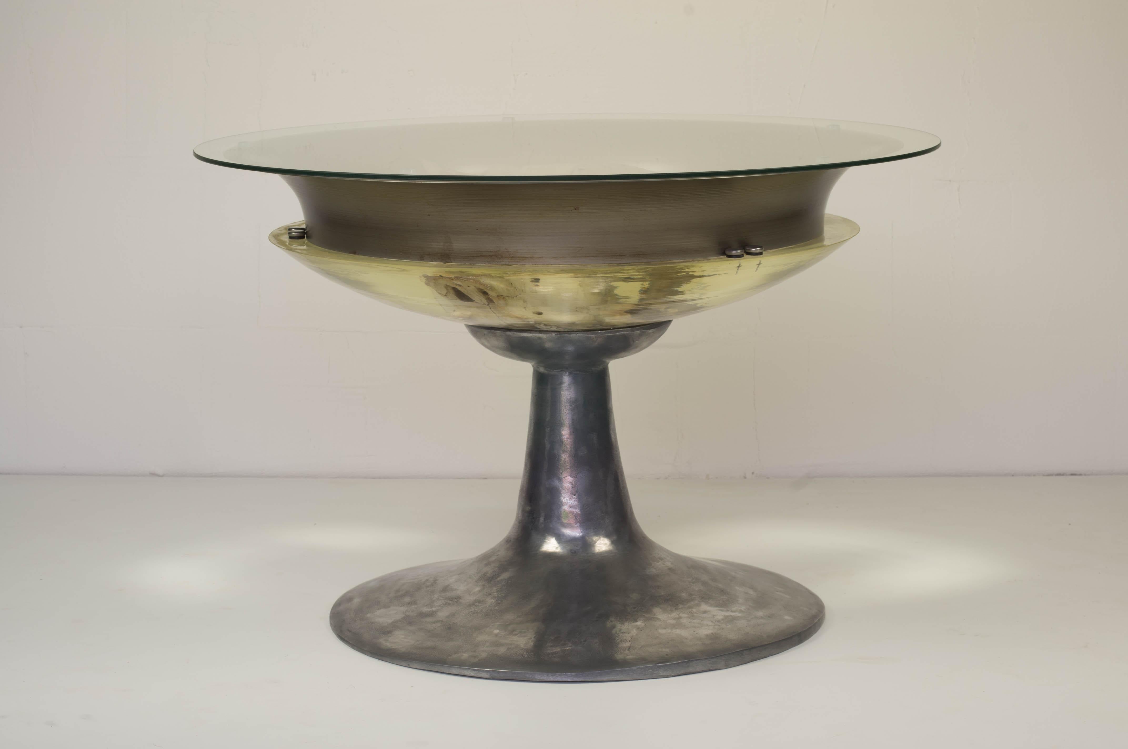 Modern Coffee Table with Cow Skull in Epoxy Resin For Sale