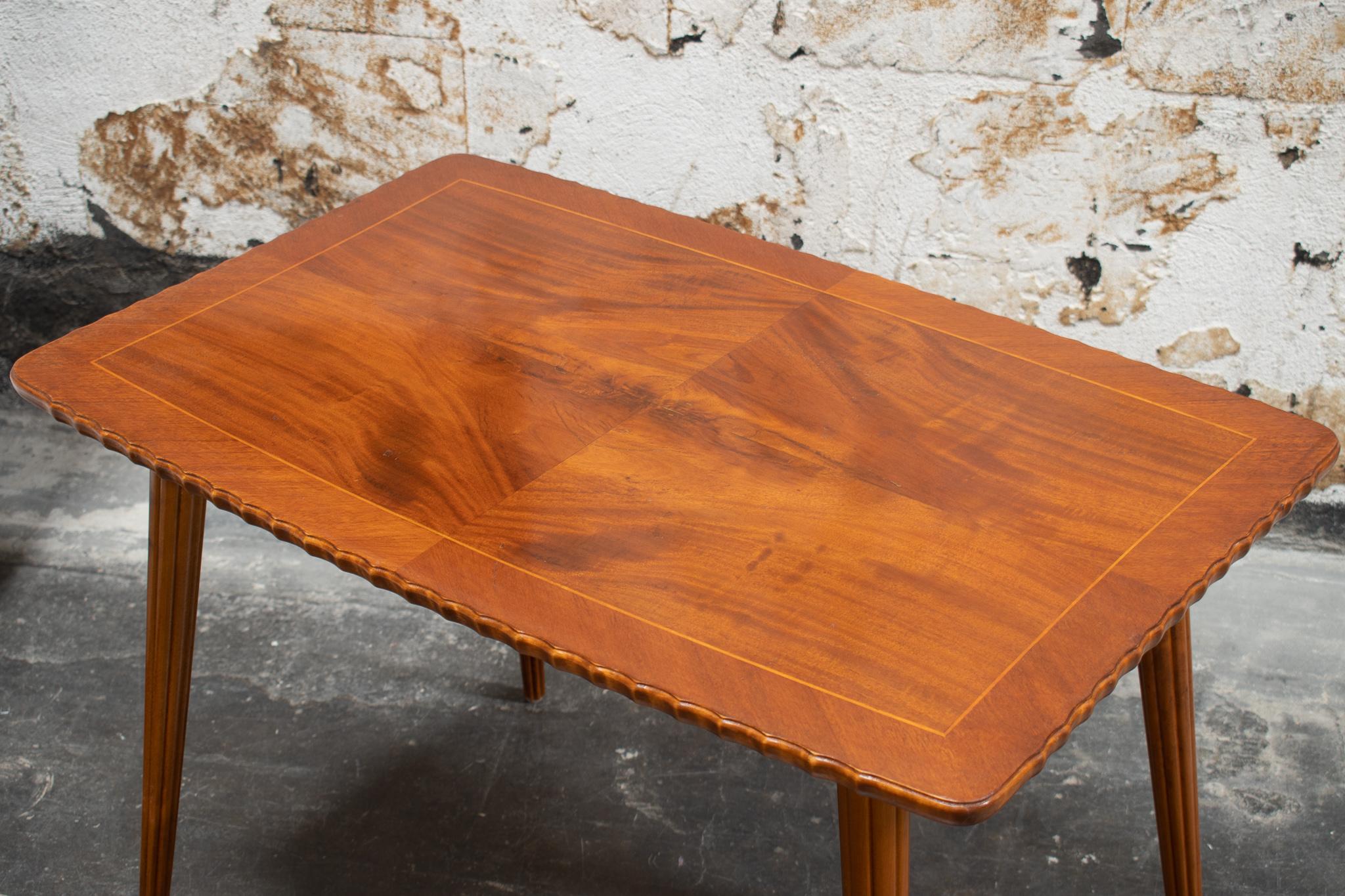 Swedish Coffee Table with Fluted Edge in Crotch Mahogany, 1940's Sweden For Sale