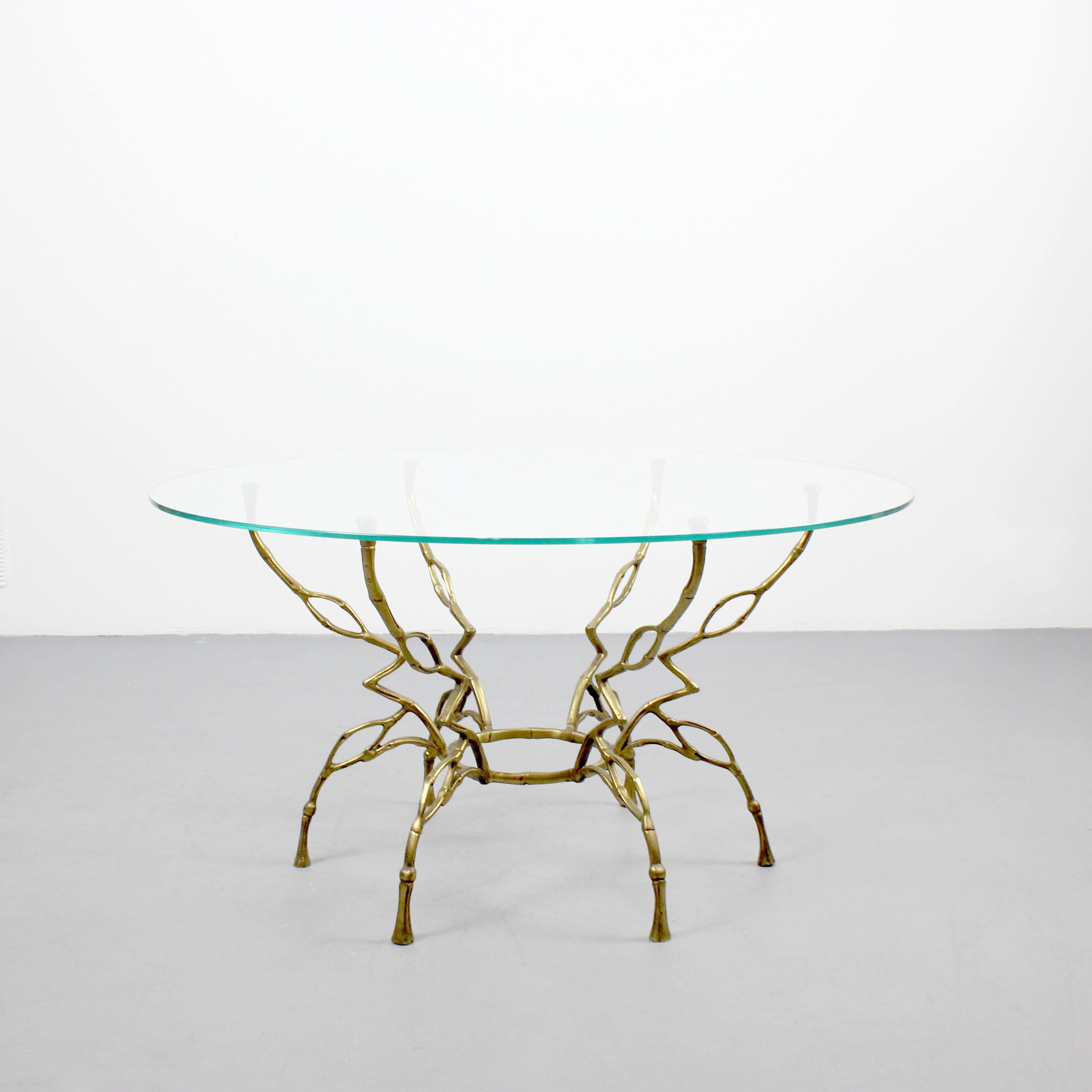 Coffee table with gilt bronze frame and glass top - France - c. 1960 In Good Condition For Sale In Madrid, España