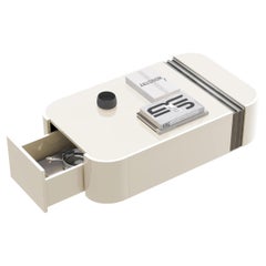 Couchtisch mit Hidden Storage, Lackierung, Holzfurnier und Metallakzenten