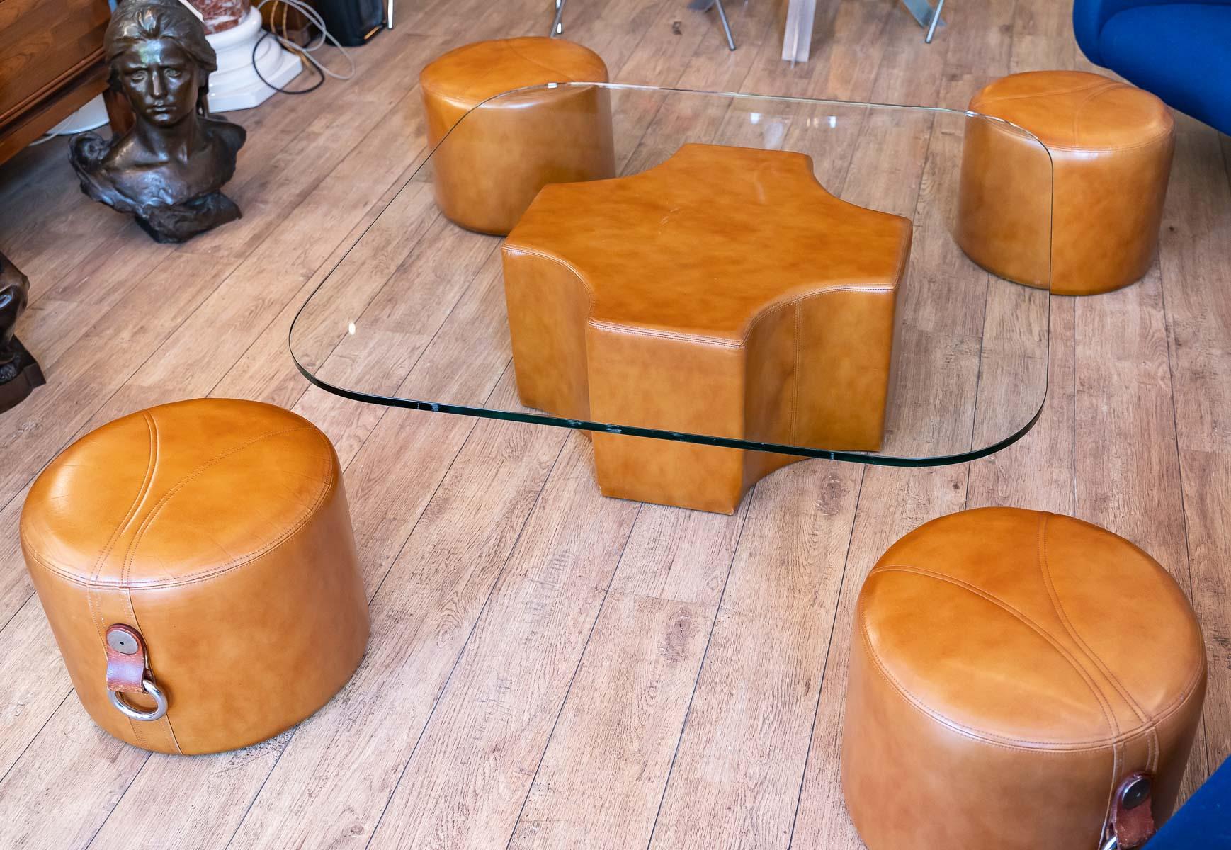 Coffee Table with Its 4 Leather Poufs by Guido Faleschini In Good Condition In Saint-Ouen, FR