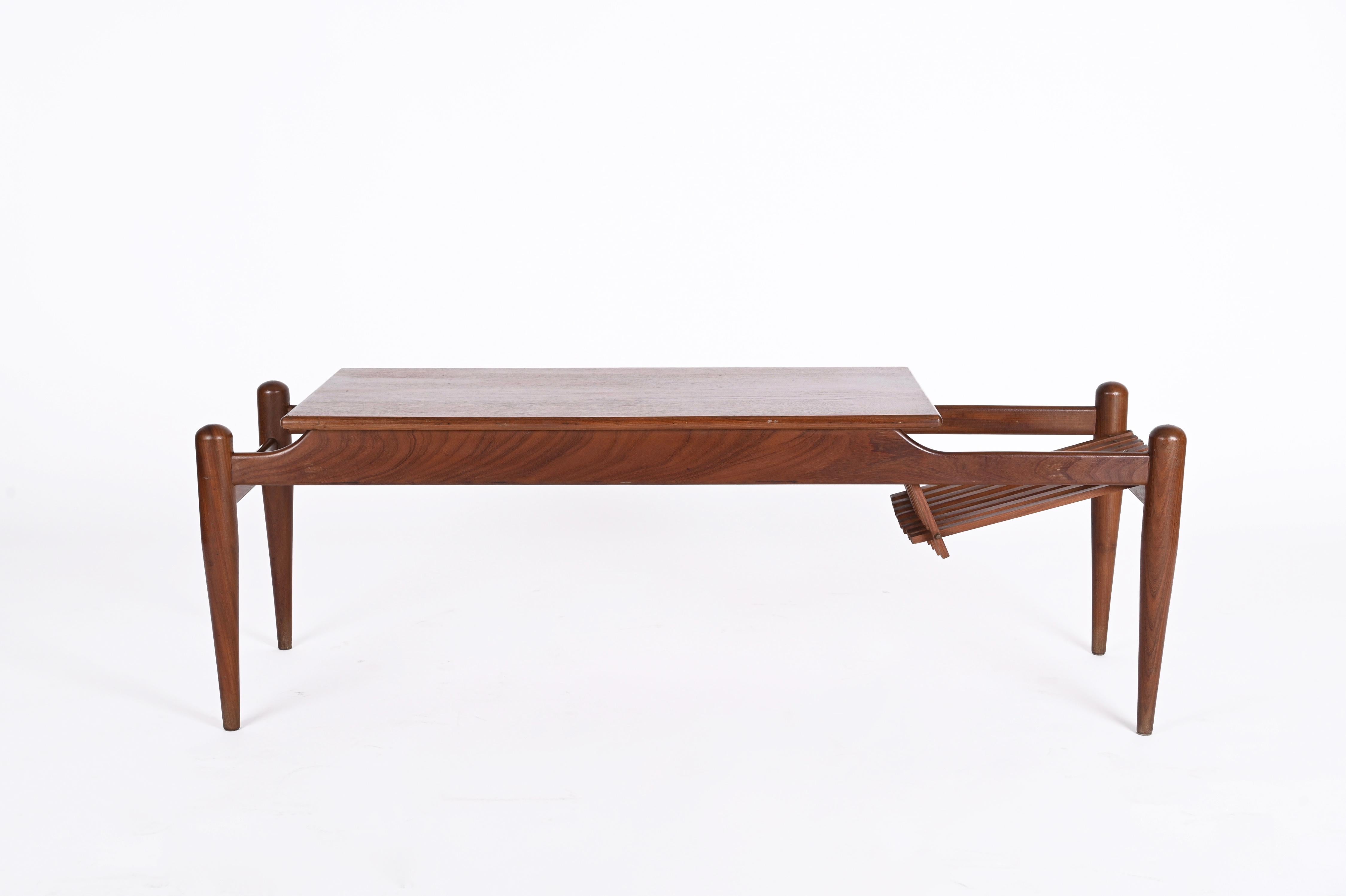 Coffee Table with Magazine Rack in Teak Wood, Italy 1960s For Sale 1