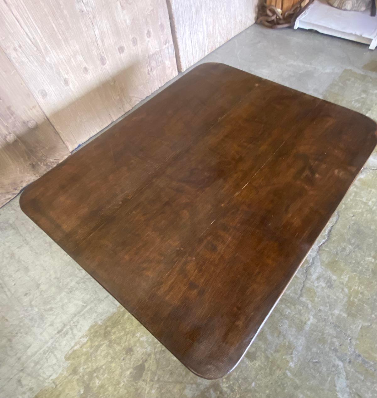 American Coffee Table with Rounded Edges