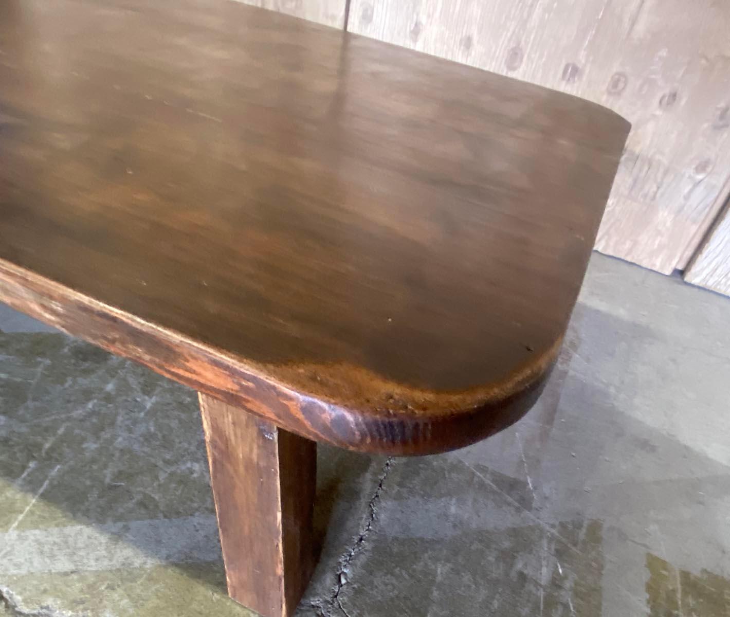 Coffee Table with Rounded Edges In Good Condition In Los Angeles, CA