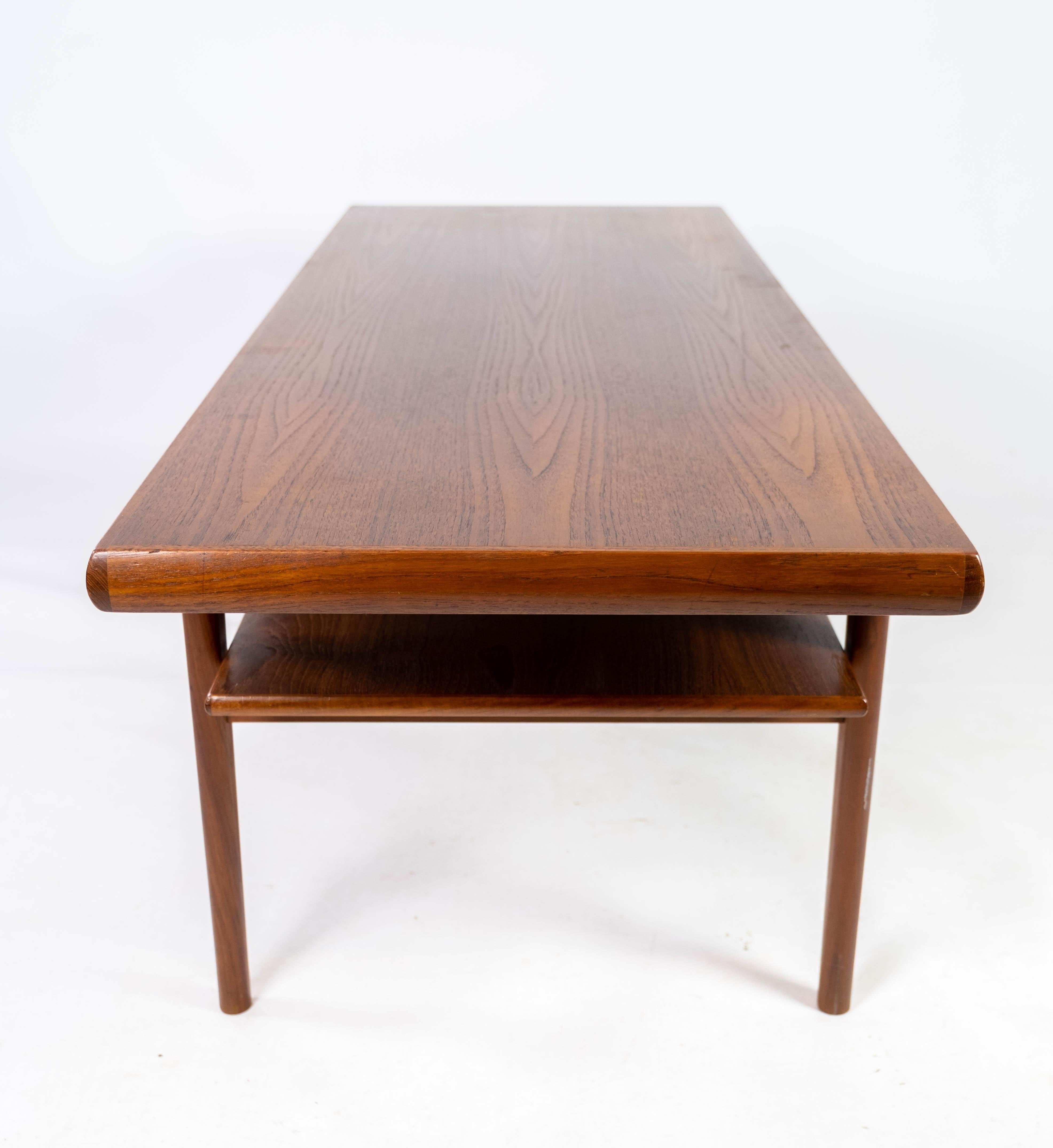 Coffee Table with Shelf in Teak of Danish Design from the 1960s 5