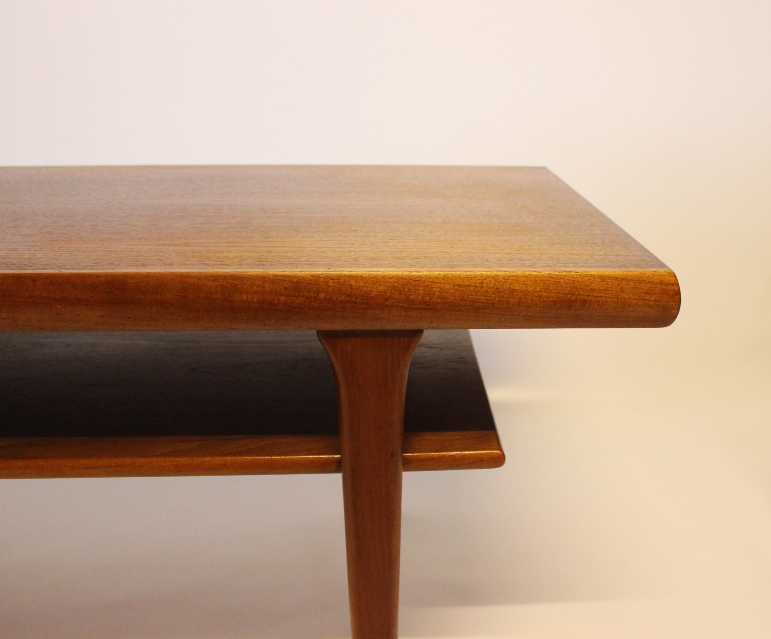 Mid-20th Century Coffee Table with Shelf in Teak of Danish Design from the 1960s For Sale