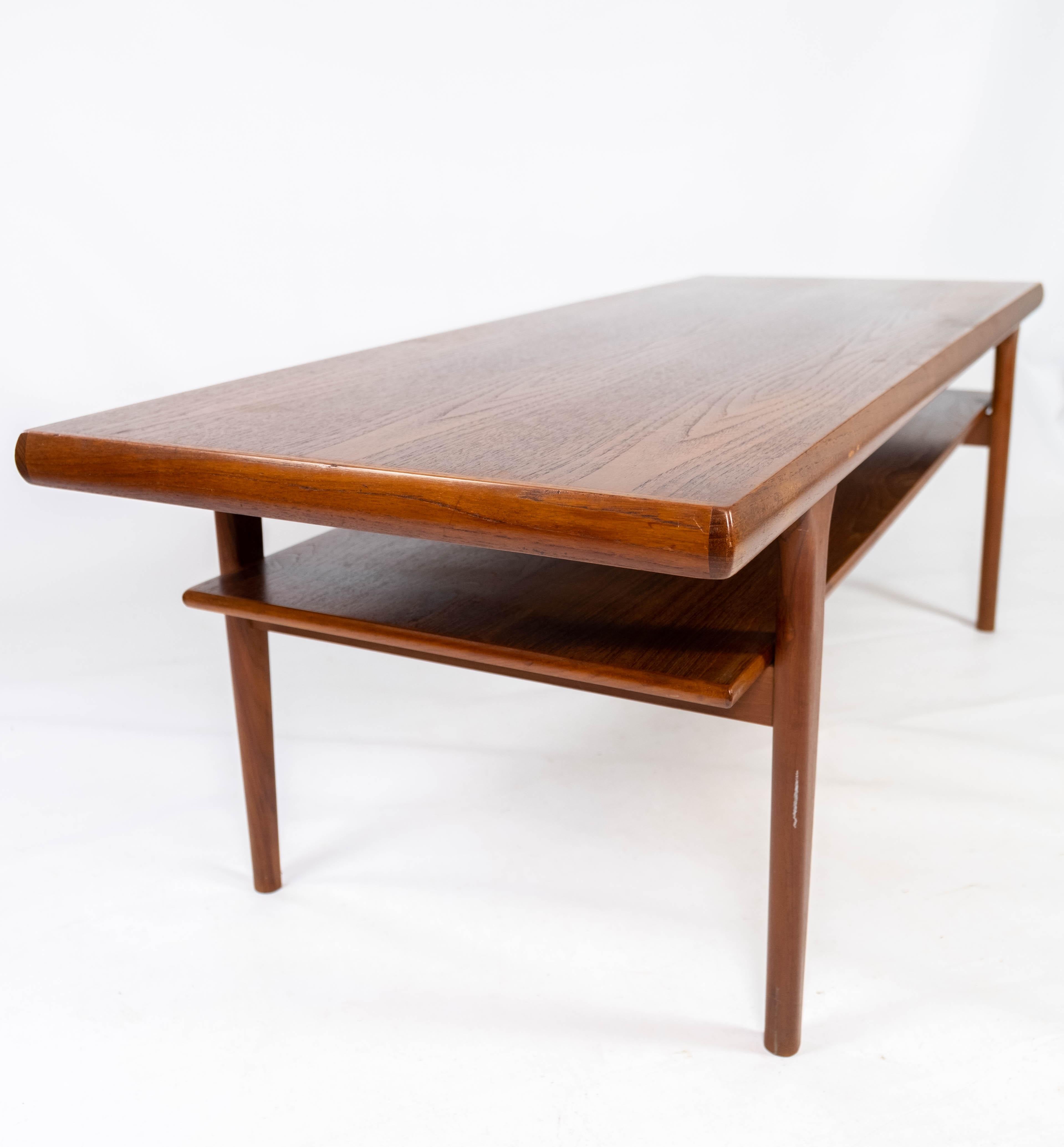 Coffee Table with Shelf in Teak of Danish Design from the 1960s 4