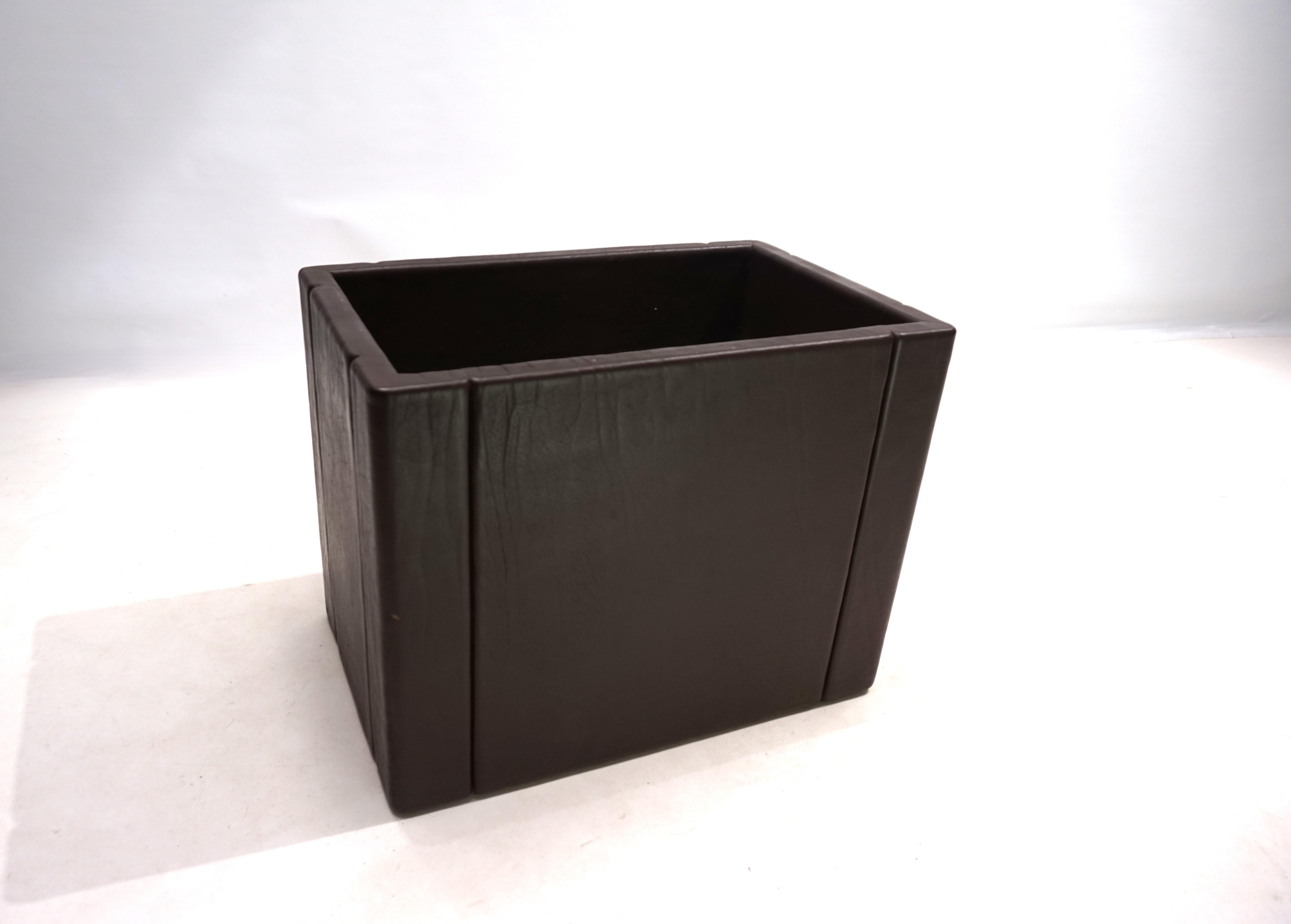 Coffee table with thick ice glass top, 1970 For Sale 5