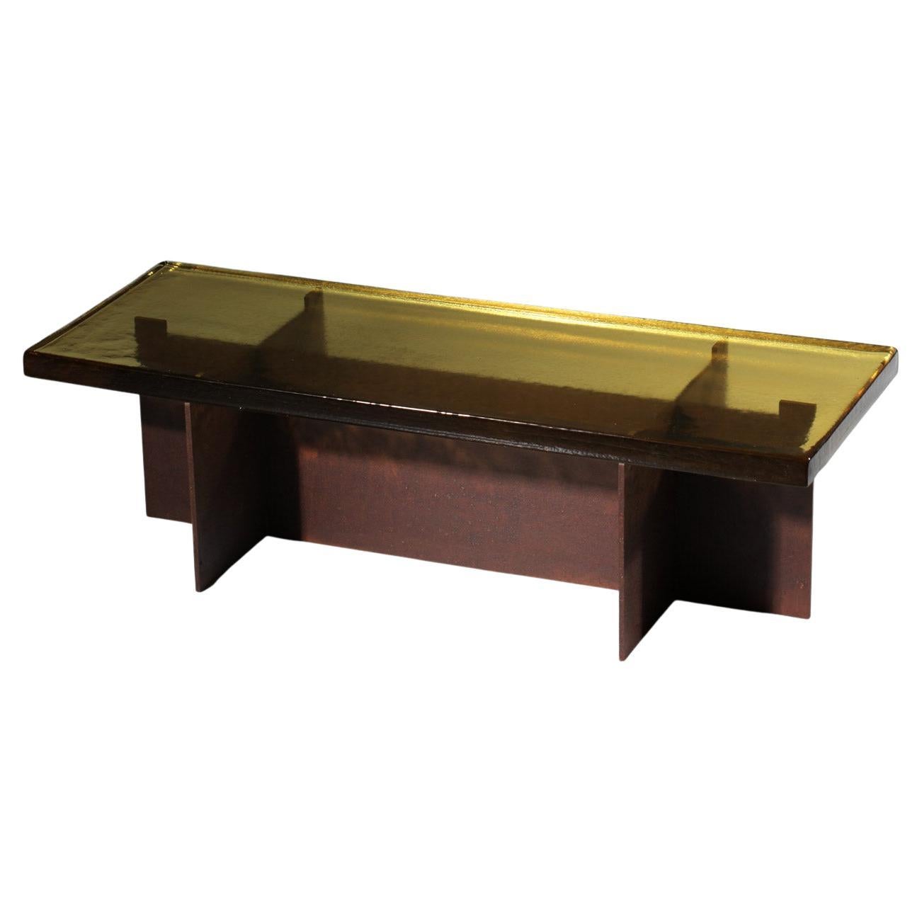 Mesa de centro con tapa de cristal amarillo vintage y base de acero moderna en venta