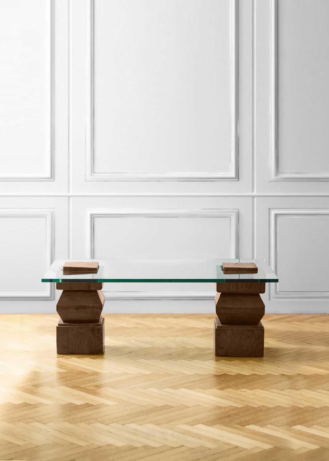Table basse avec bases en bois et plateau en verre
Détails du produit
Dimensions : 120L x 50H x 70D cm