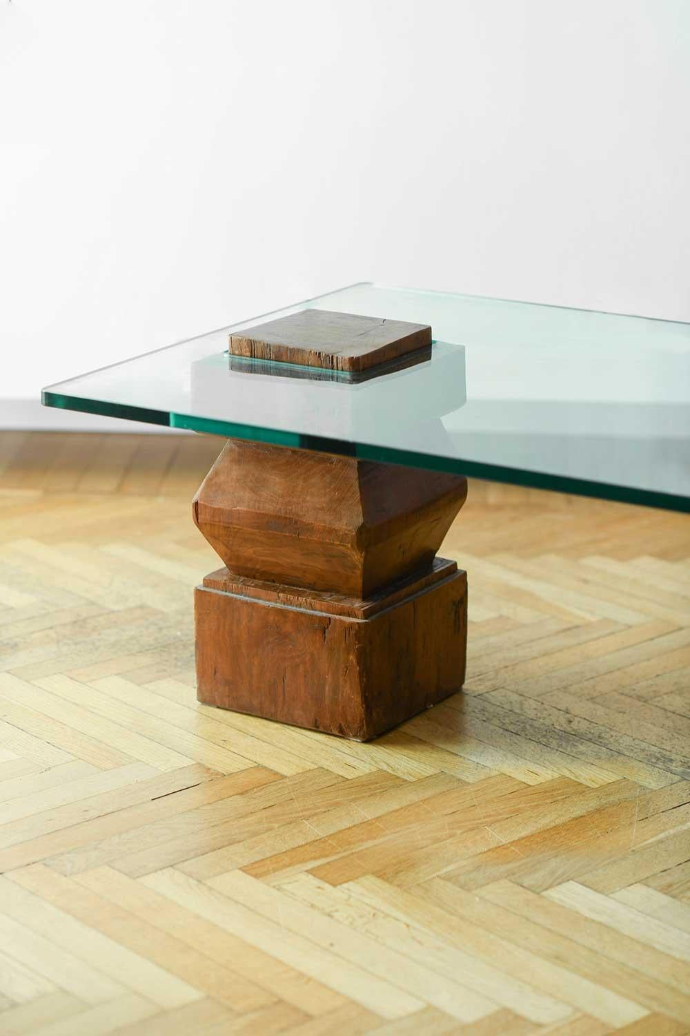XIXe siècle Table basse avec bases en bois et plateau en verre en vente