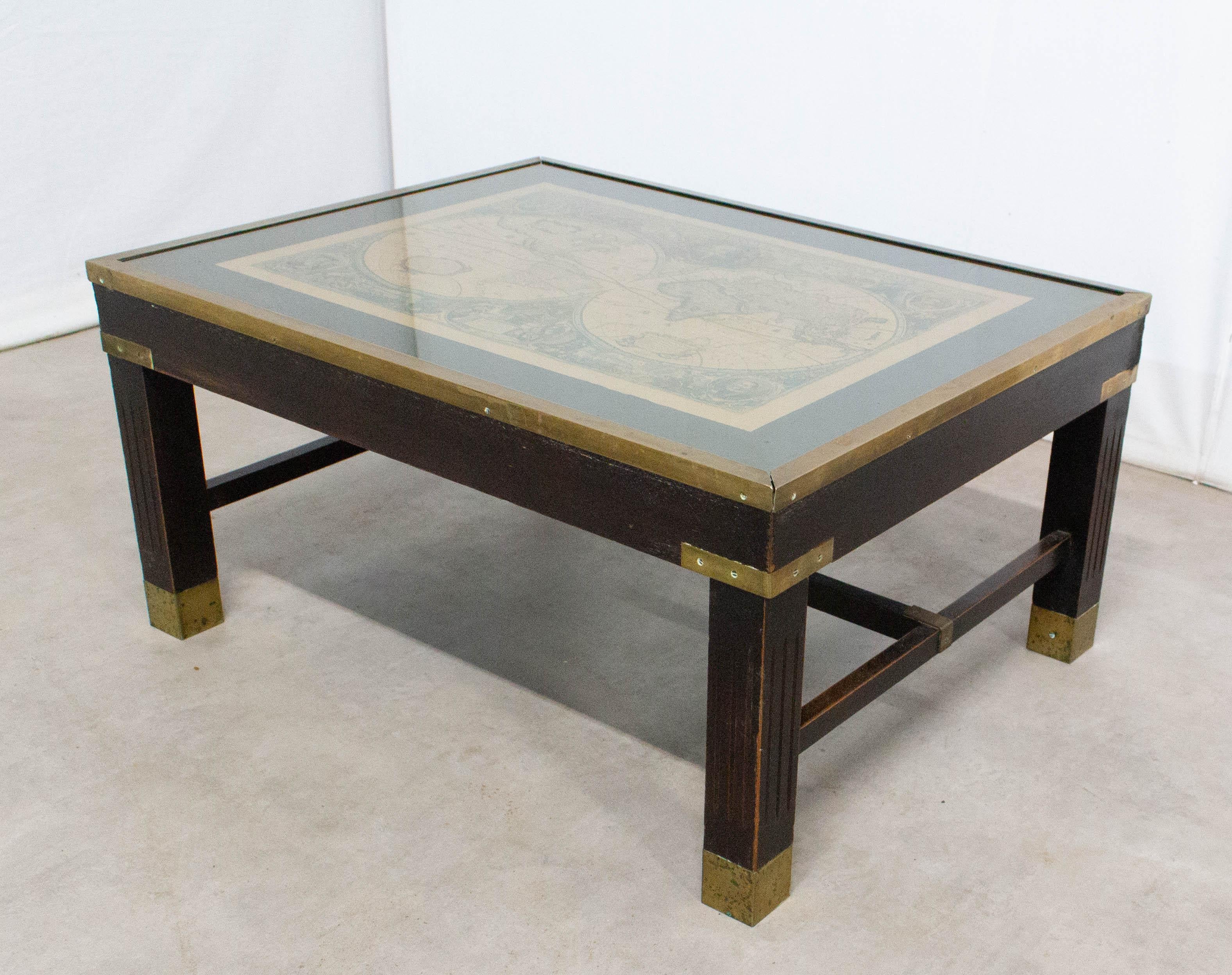 Coffee table with a late 19th century card under glass on the top
circa 1960

For shipping: W 77xD 59x H37cm 15kg.