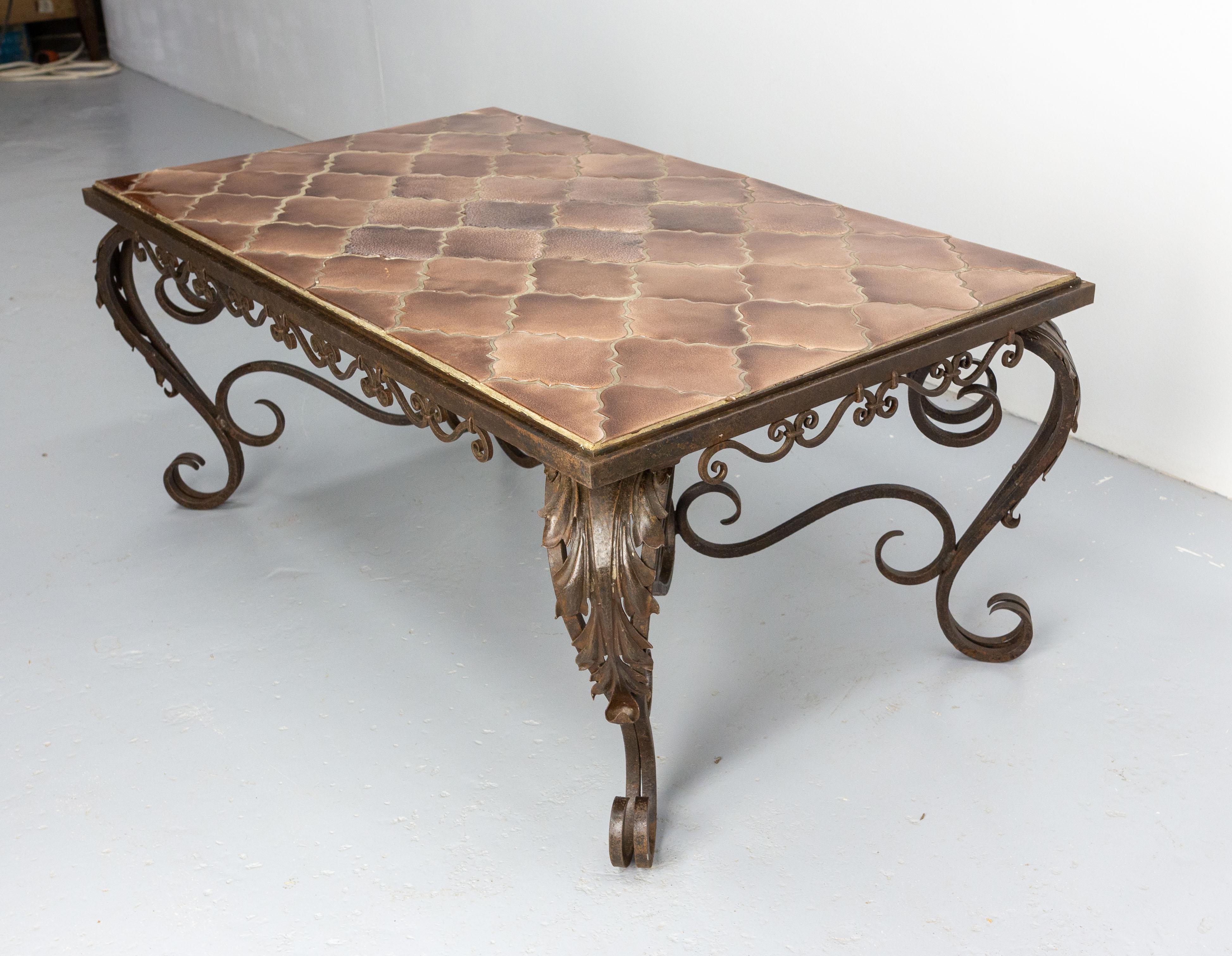 Coffee Table Wrought Iron and Ceramic Top French, circa 1960 In Good Condition For Sale In Labrit, Landes