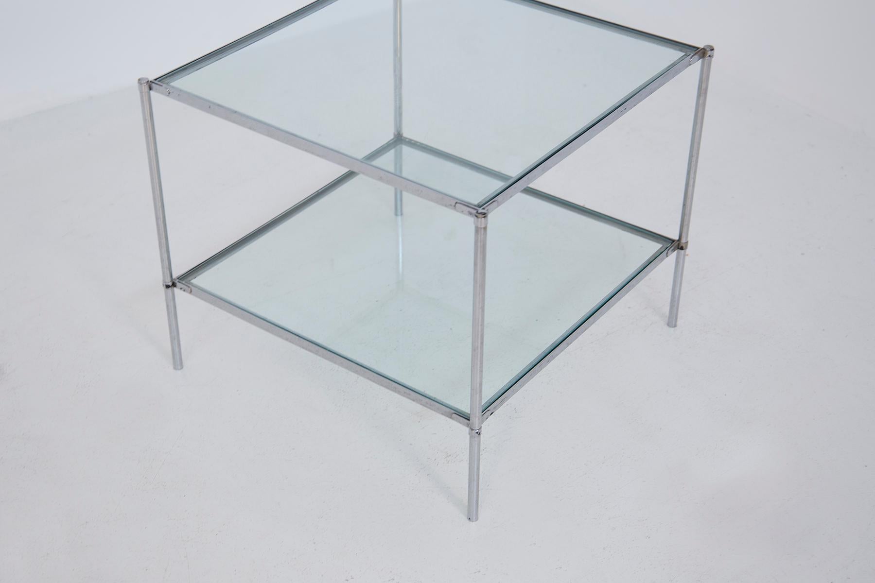 Pair of coffee tables Model 