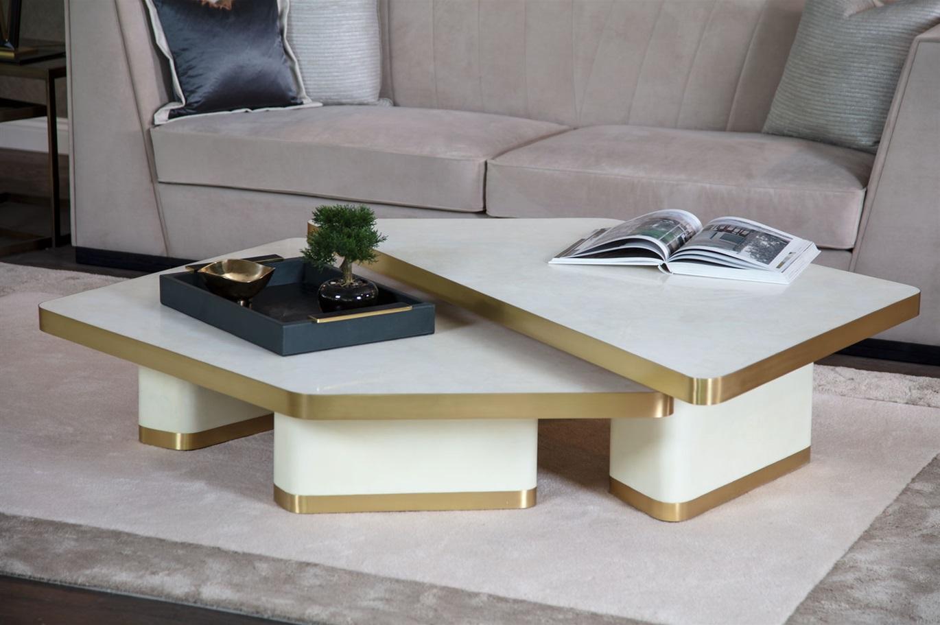 Coffee Tables VELA in Rock Crystal and Brass by Ginger Brown In New Condition For Sale In Bourguebus, FR