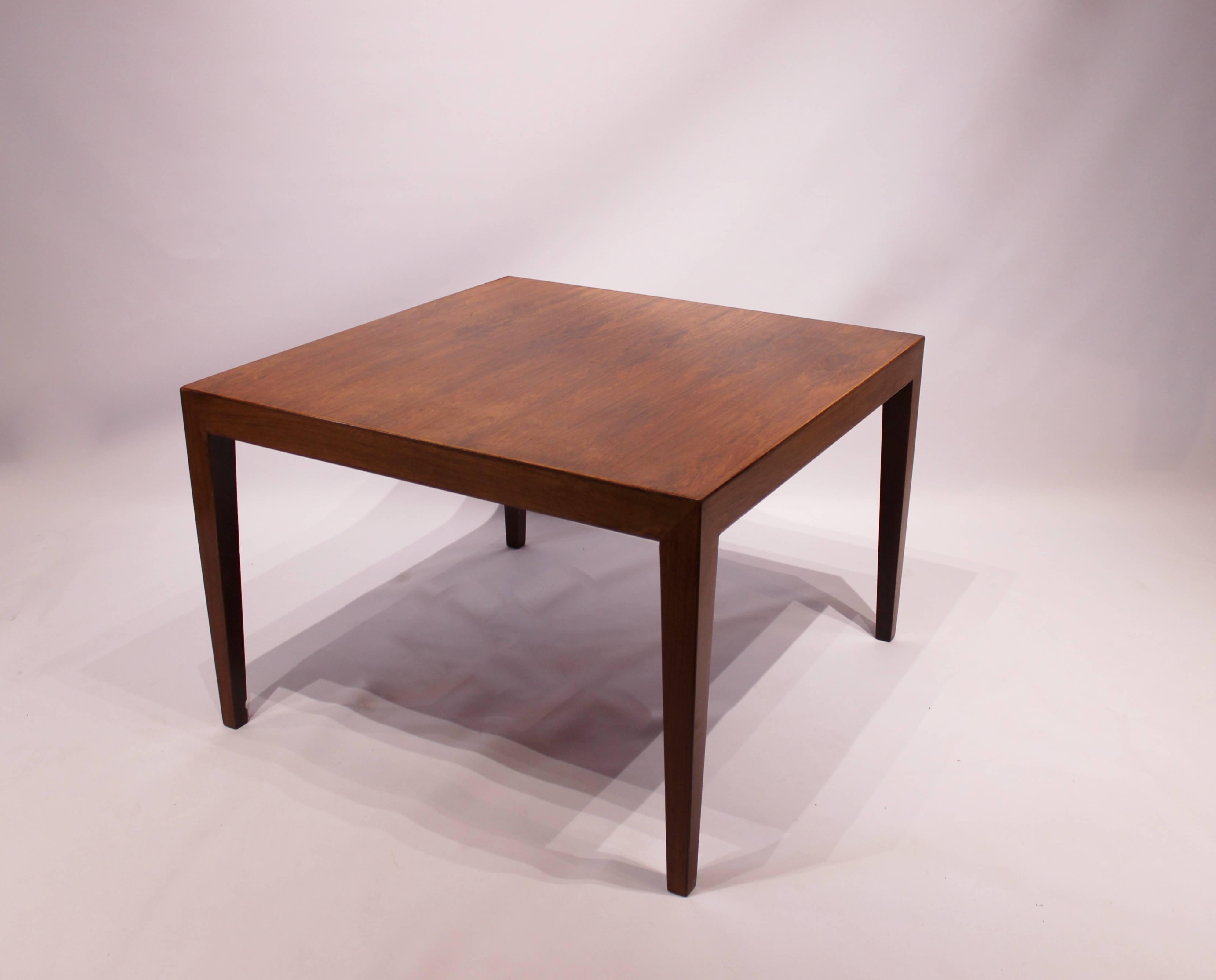Table basse/table d'appoint en bois foncé par Severin Hansen et Haslev, années 1960 Bon état - En vente à Lejre, DK