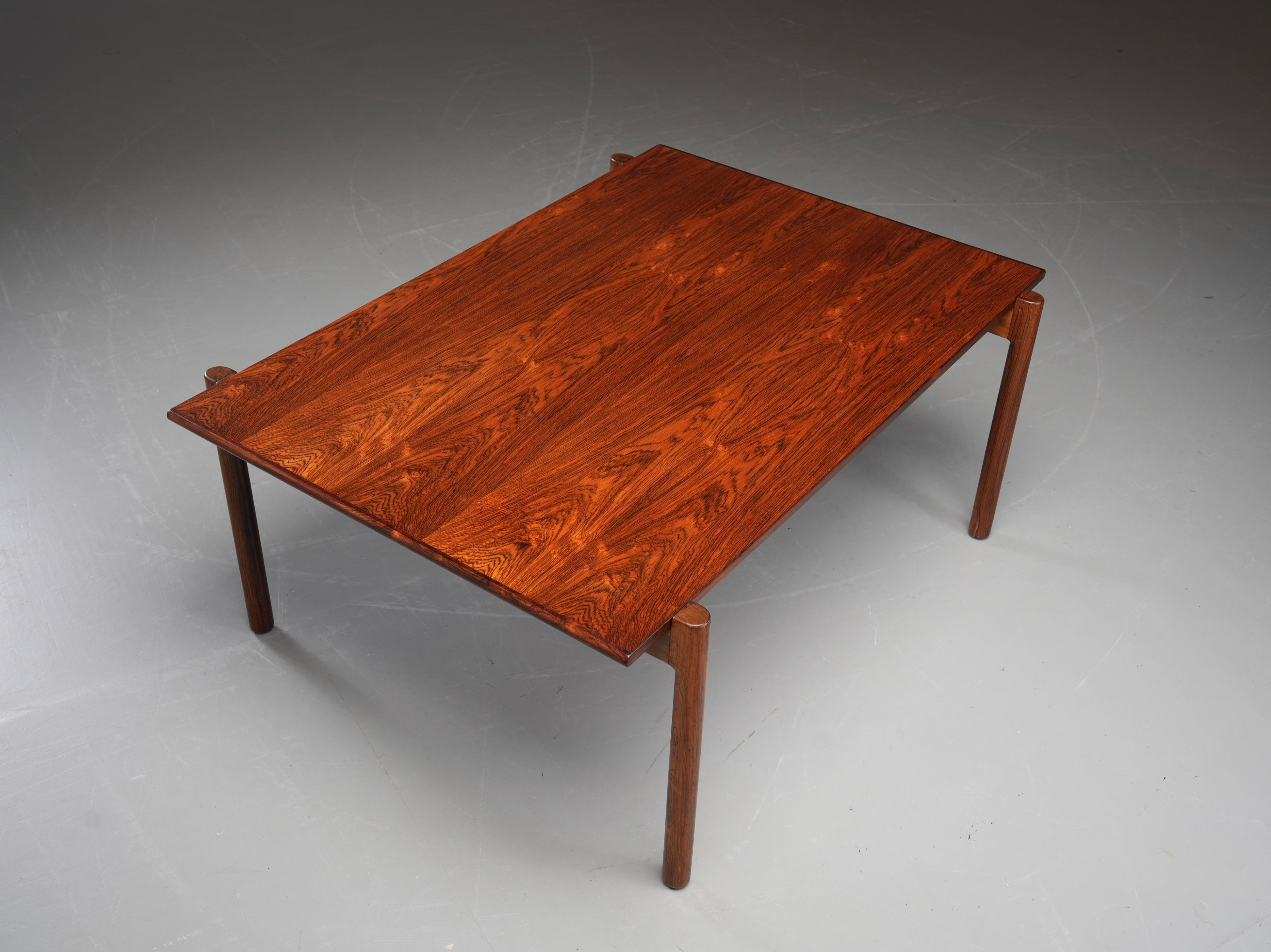 Mesa de centro de Kurt Ostervig en madera, Dinamarca, años 60 Moderno de mediados de siglo en venta