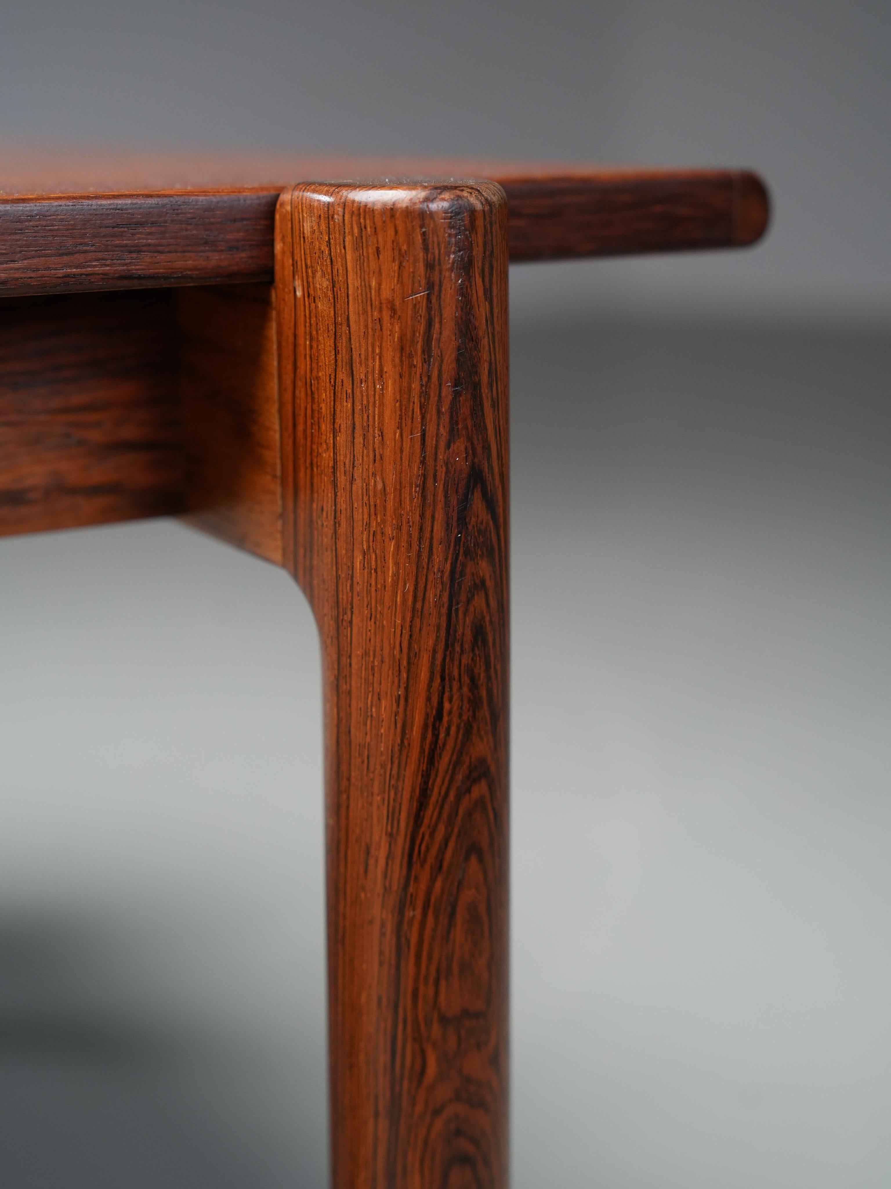 Mesa de centro de Kurt Ostervig en madera, Dinamarca, años 60 mediados del siglo XX en venta