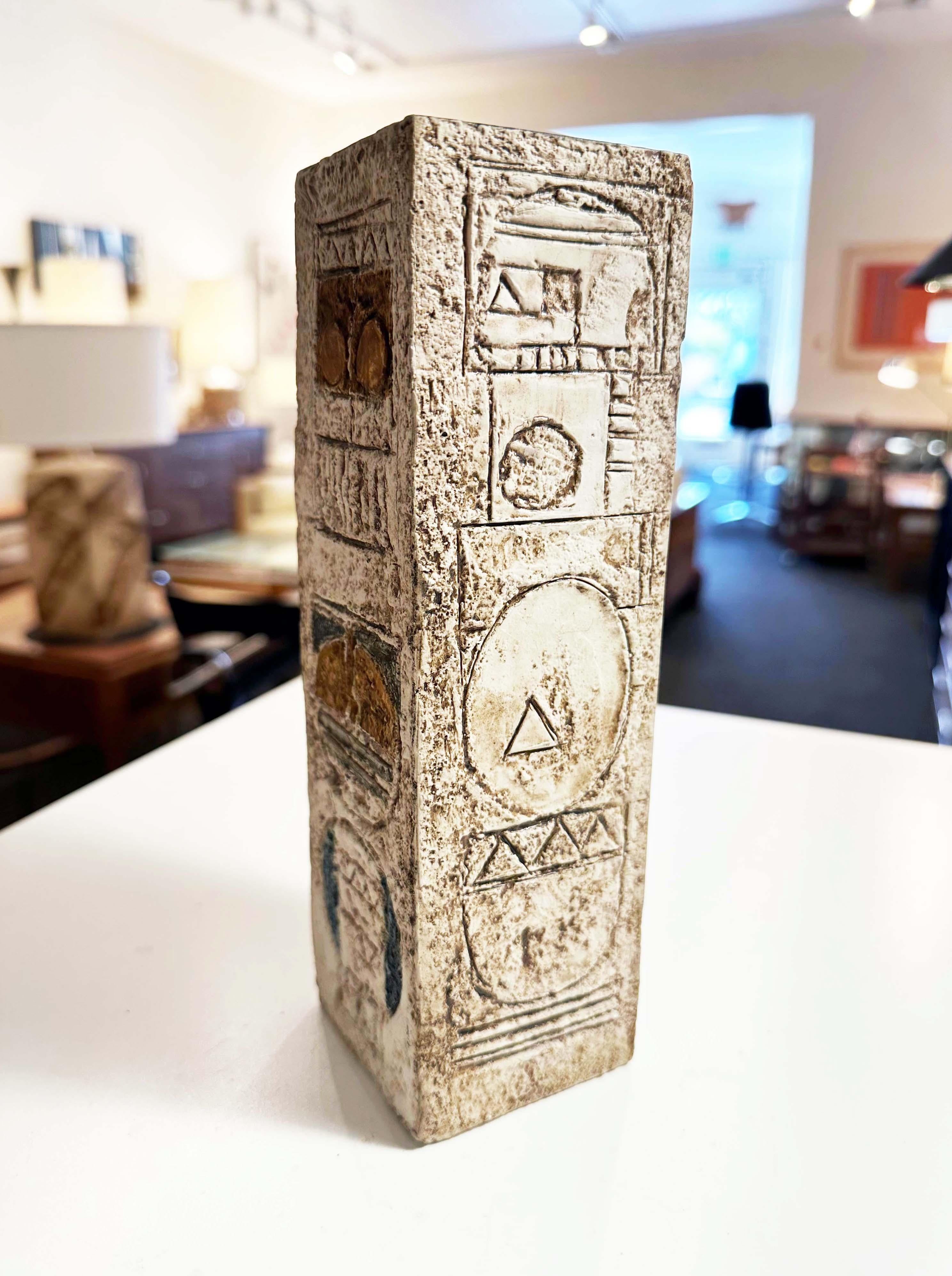 Britannico Vaso Coffin di Troika Studios in vendita