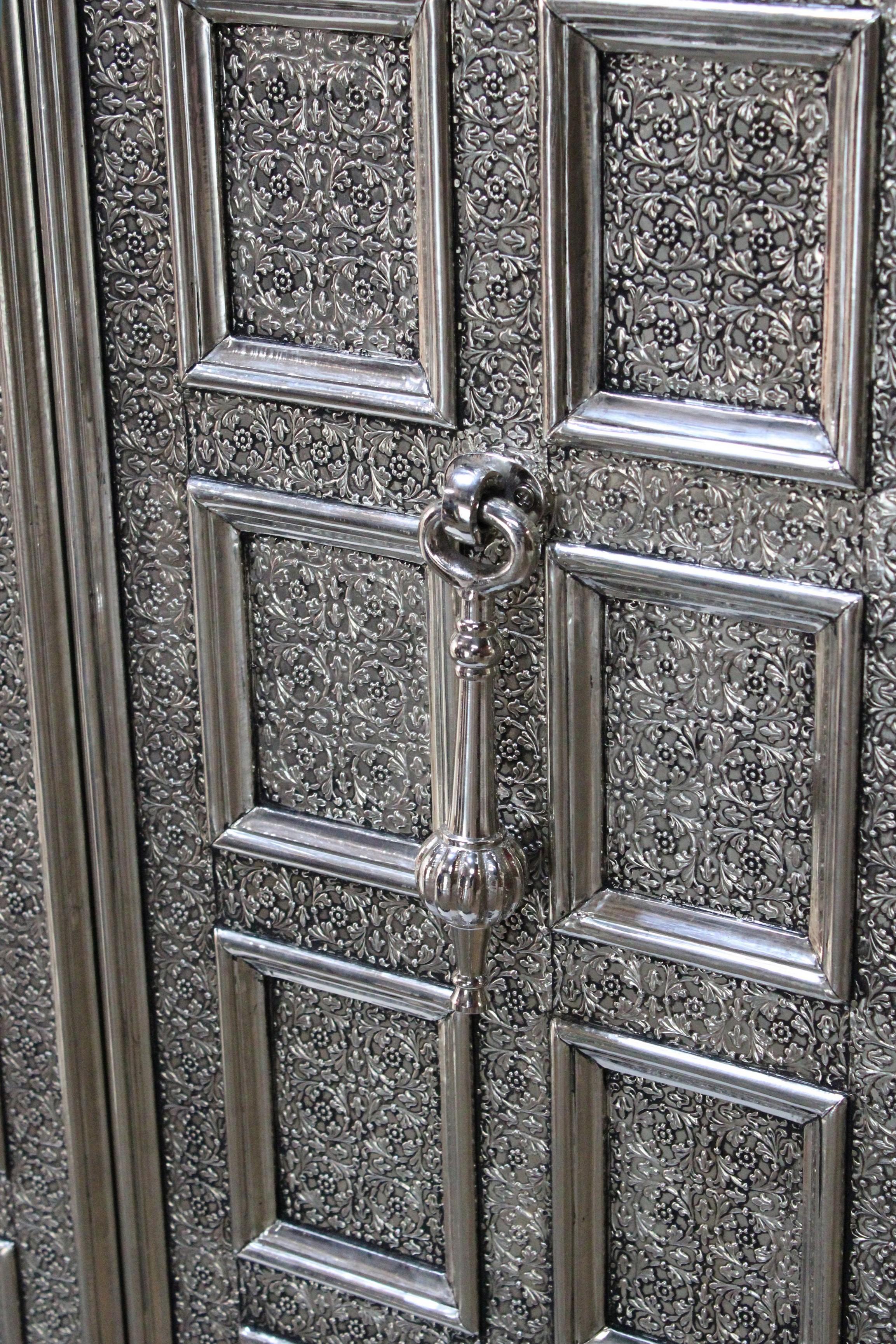 Indian Coffre Armoire in White Bronze Handcrafted in India By Paul Mathieu For Sale