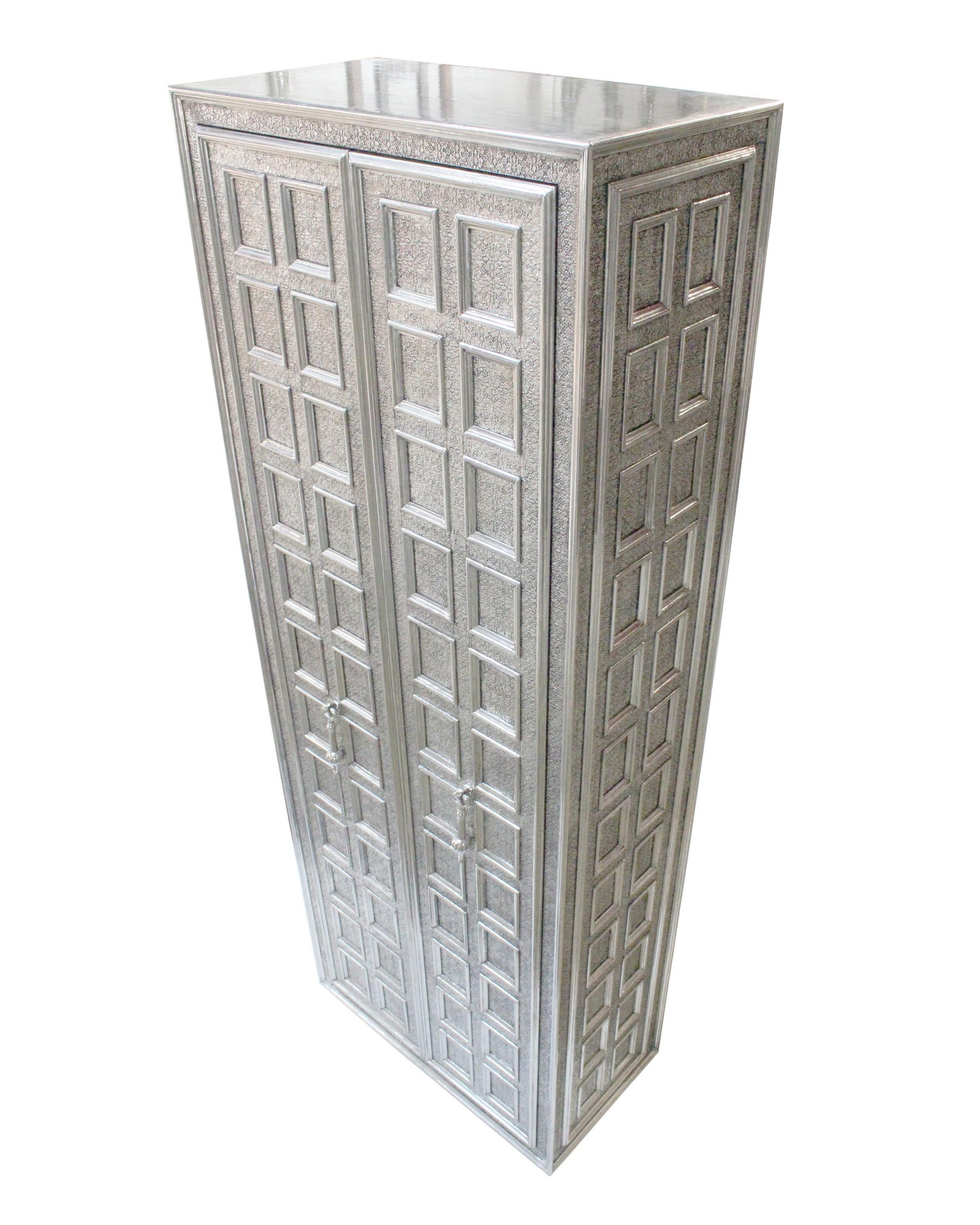 Coffre Armoire in White Bronze Handcrafted in India By Paul Mathieu In New Condition For Sale In New York, NY