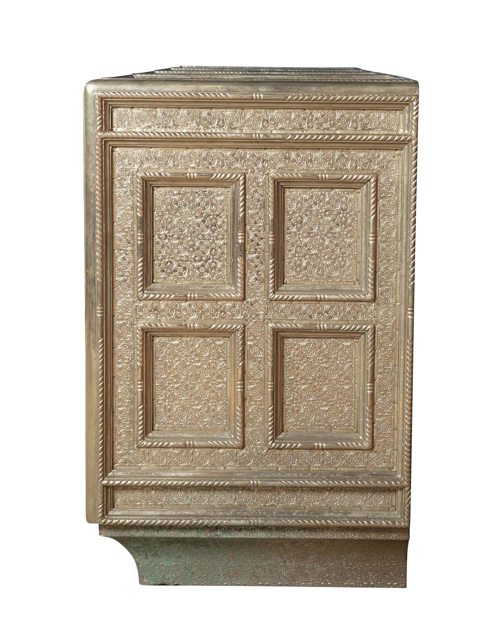 Coffre Credenza in White Bronze Over Wood Handcrafted in India By Paul Mathieu For Sale 3