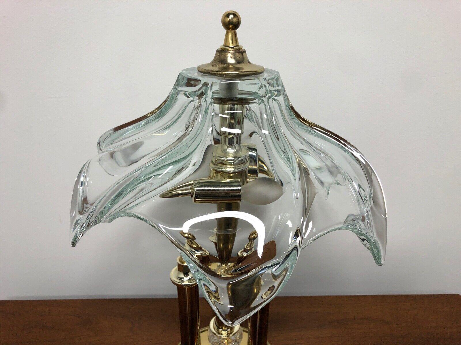20ième siècle COFRAC Art Verrier France Lampe de table en cristal et laiton en vente
