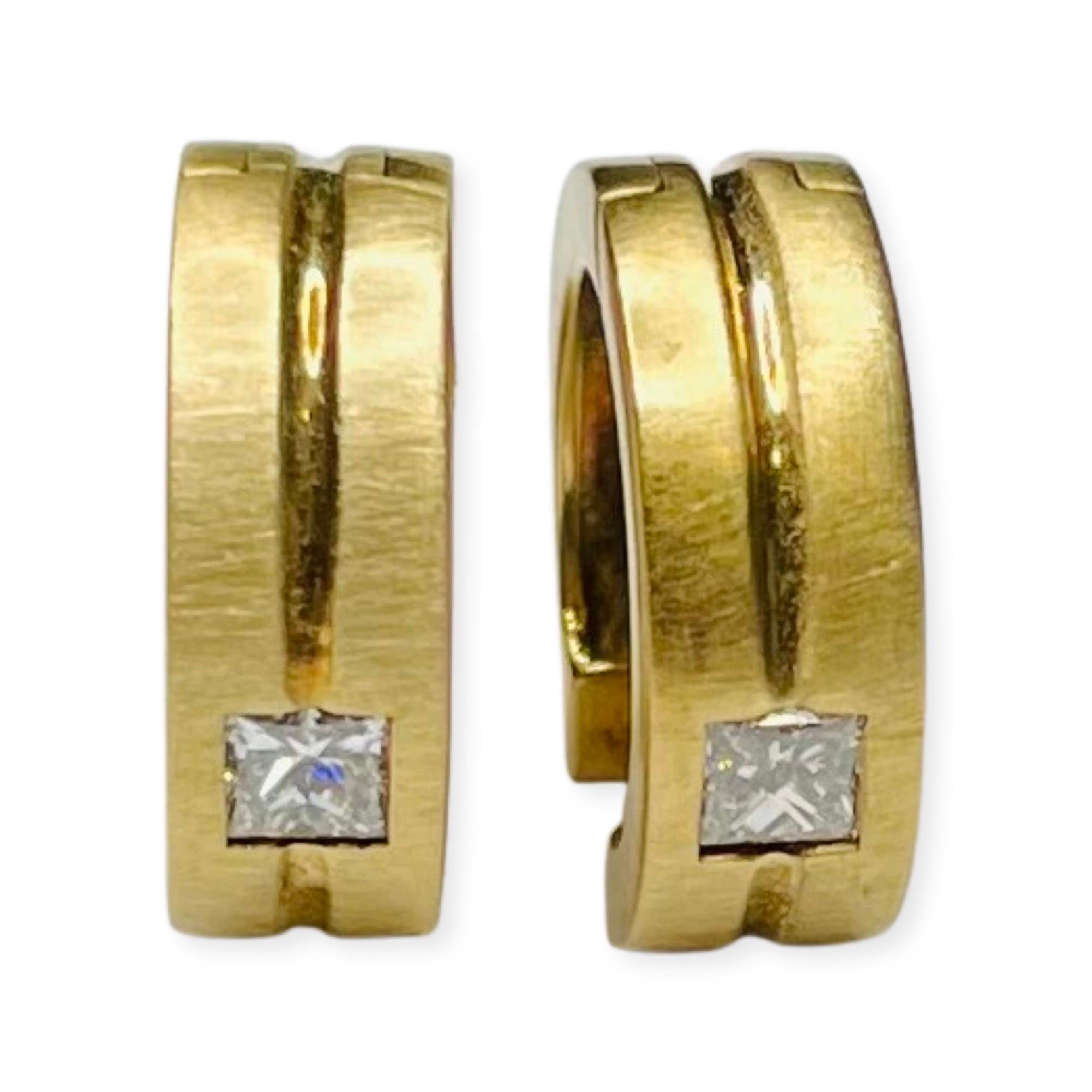 Coge 18K Yellow Gold Diamond Huggie Earrings In New Condition For Sale In Kirkwood, MO