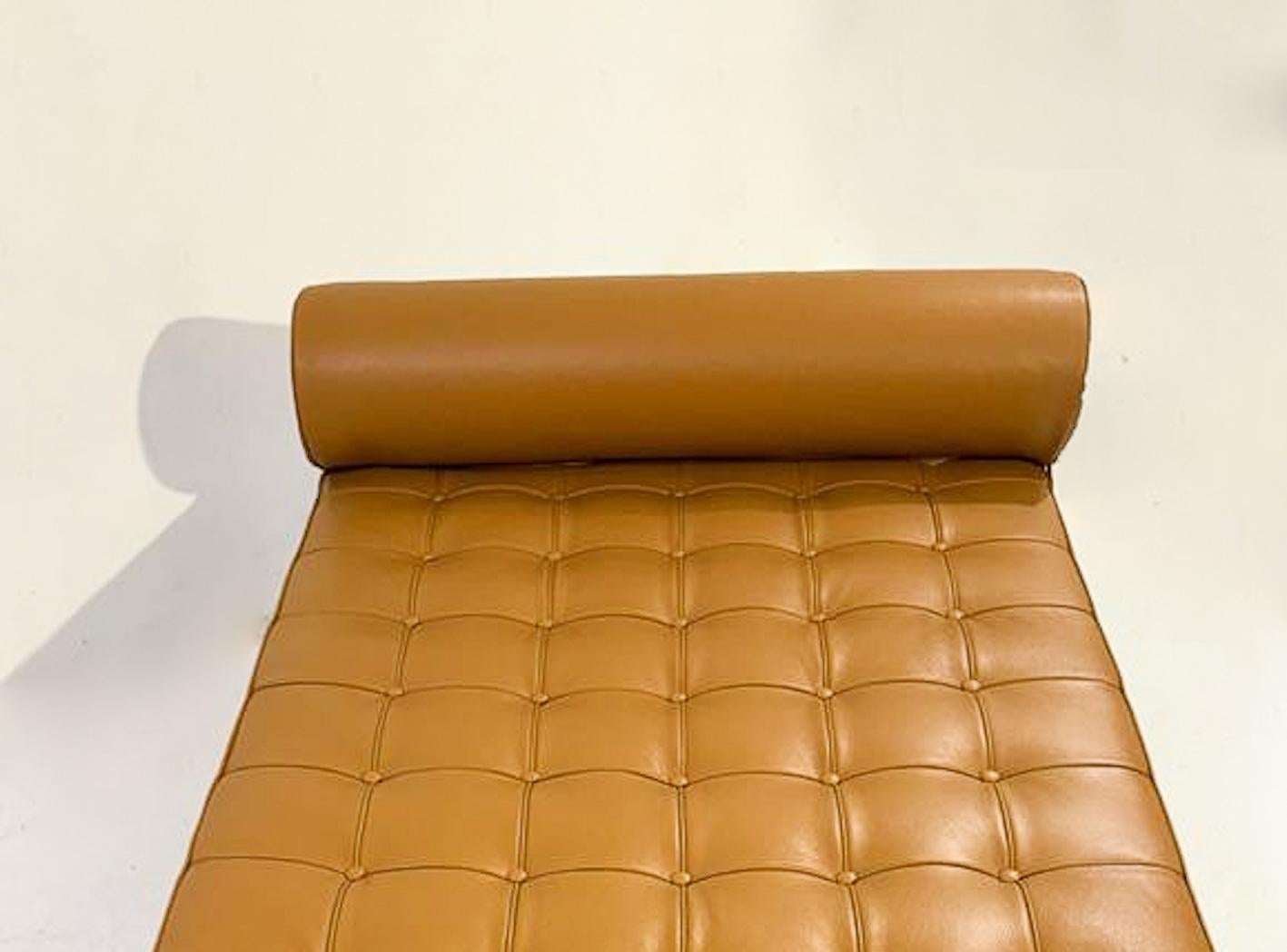 Cognac Barcelona Daybed by Ludwig Mies van der Rohe for Knoll, 2000s For Sale 2