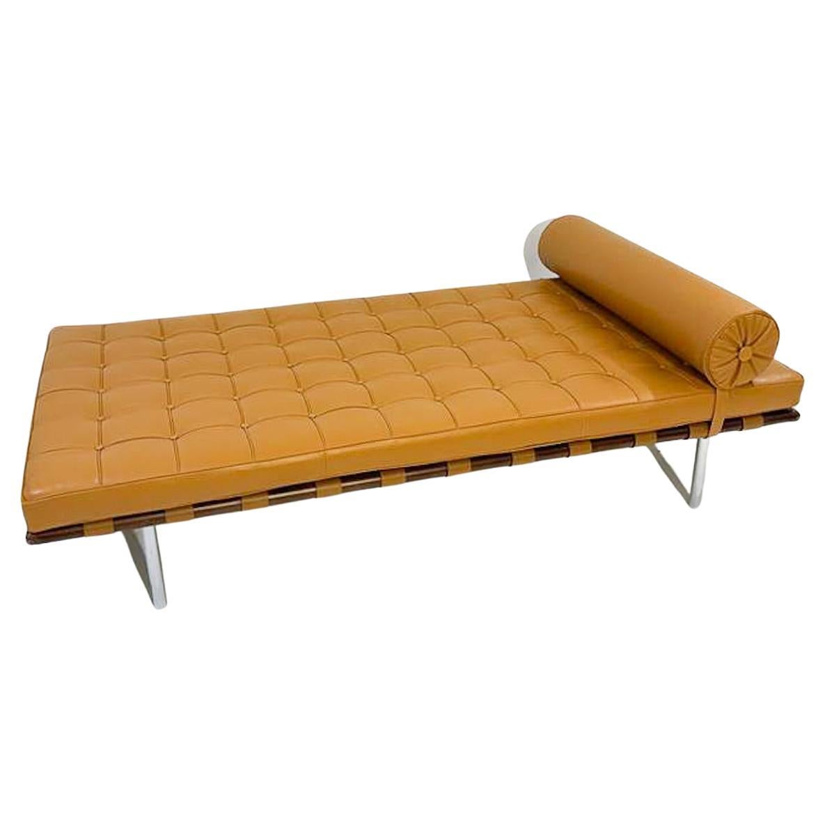 Cognac Barcelona Daybed by Ludwig Mies van der Rohe for Knoll, 2000s For Sale