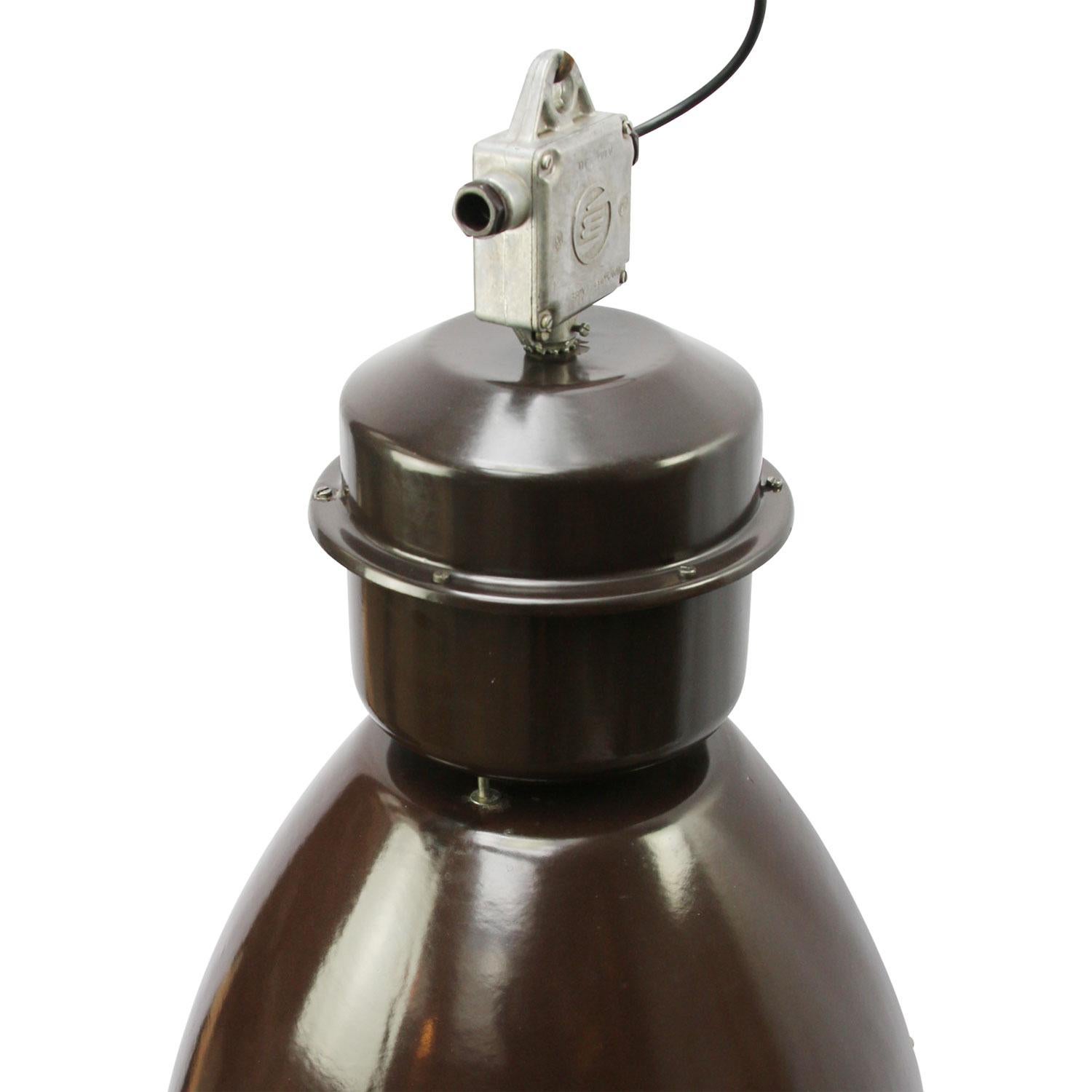 Very large industrial lamp. Dark brown enamel. White interior.

Weight: 7.5 kg / 16.5 lb

All lamps have been made suitable by international standards for incandescent light bulbs, energy-efficient and LED bulbs. Max 150W. 100% safe. They can be