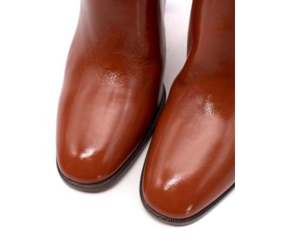 Cognac-braune lange Stiefel mit Lederabsatz im Angebot 1