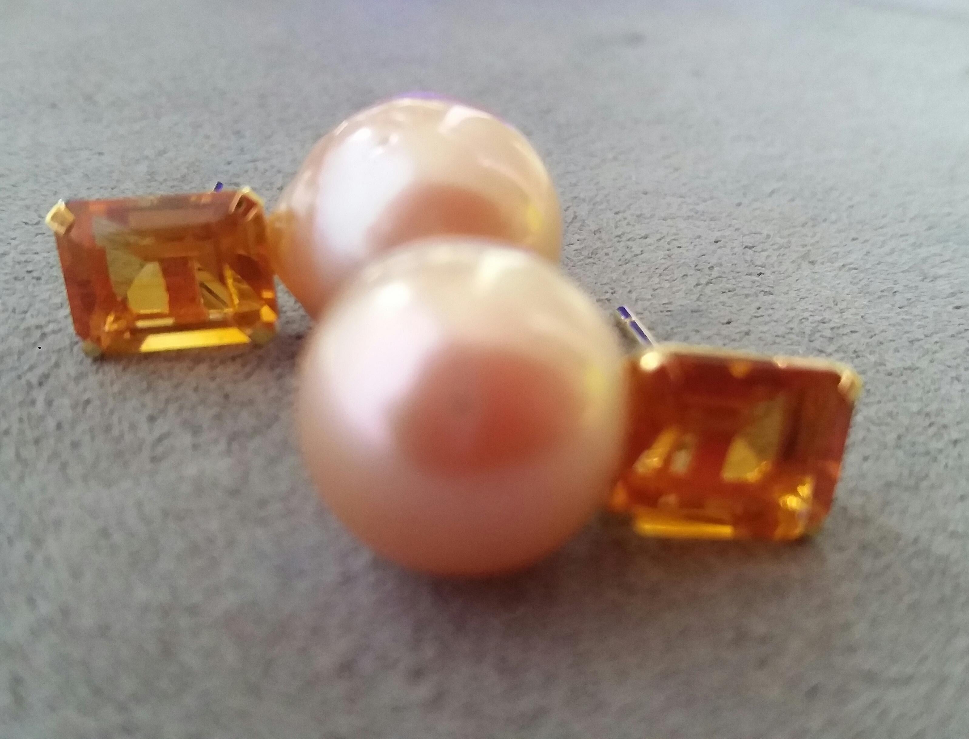 Contemporaneo Orecchini pendenti in oro giallo con perle barocche dorate e citrino cognac in vendita