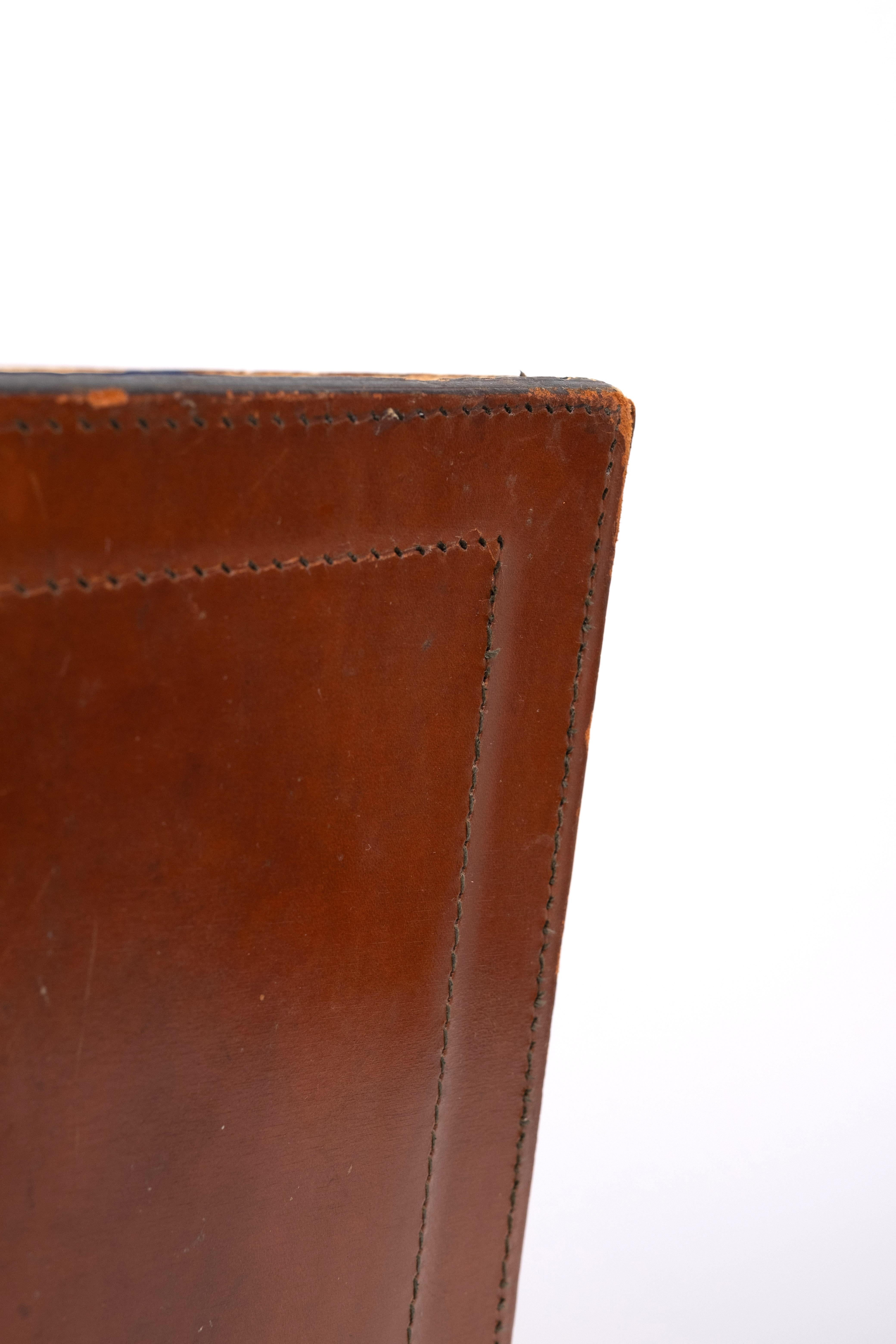 Cognacfarbener Papierkorb aus Leder mit Farbstichmuster  1960er Jahre Frankreich im Angebot 2