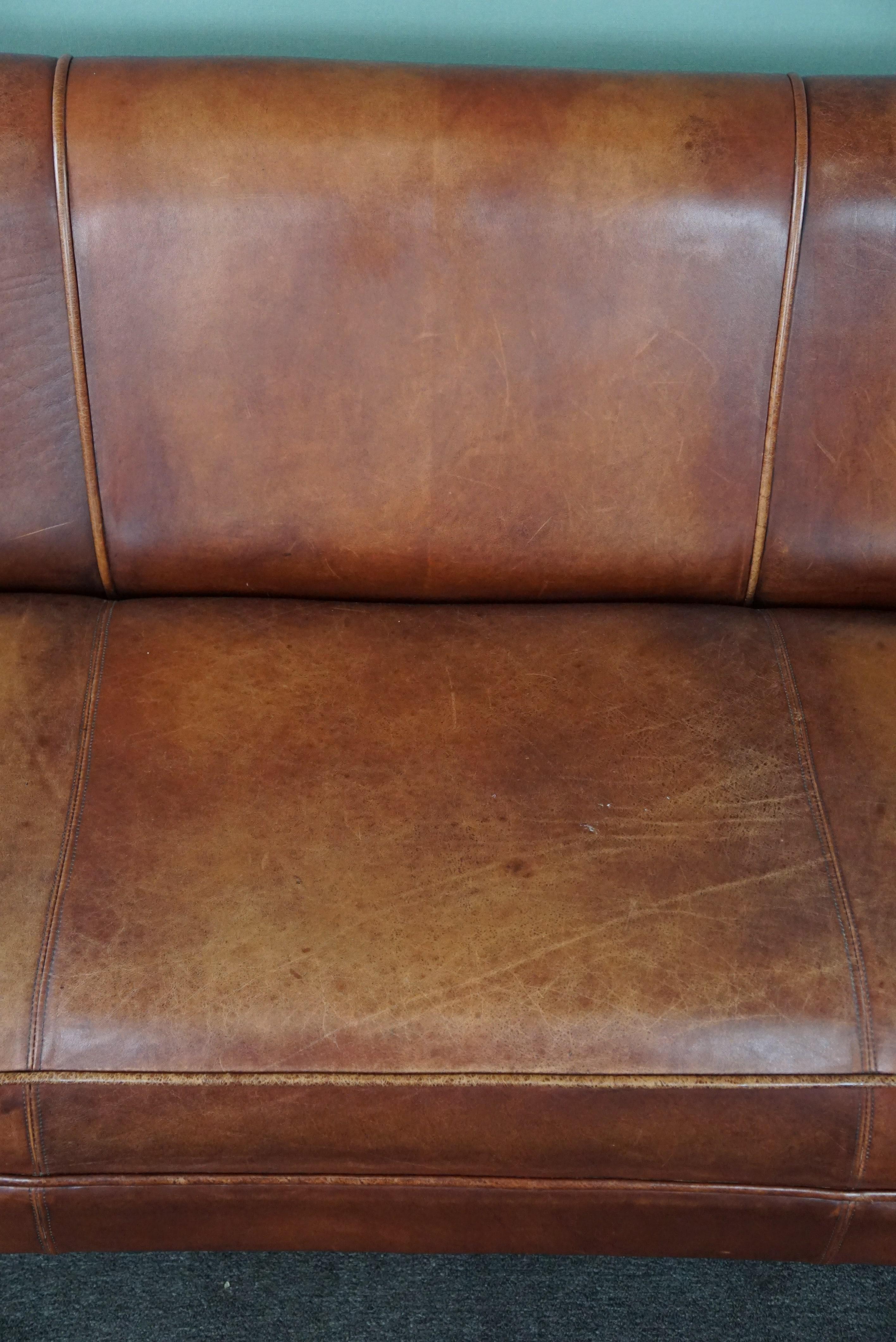Cognac-colored cowhide leather 2.5-seater club sofa For Sale 1