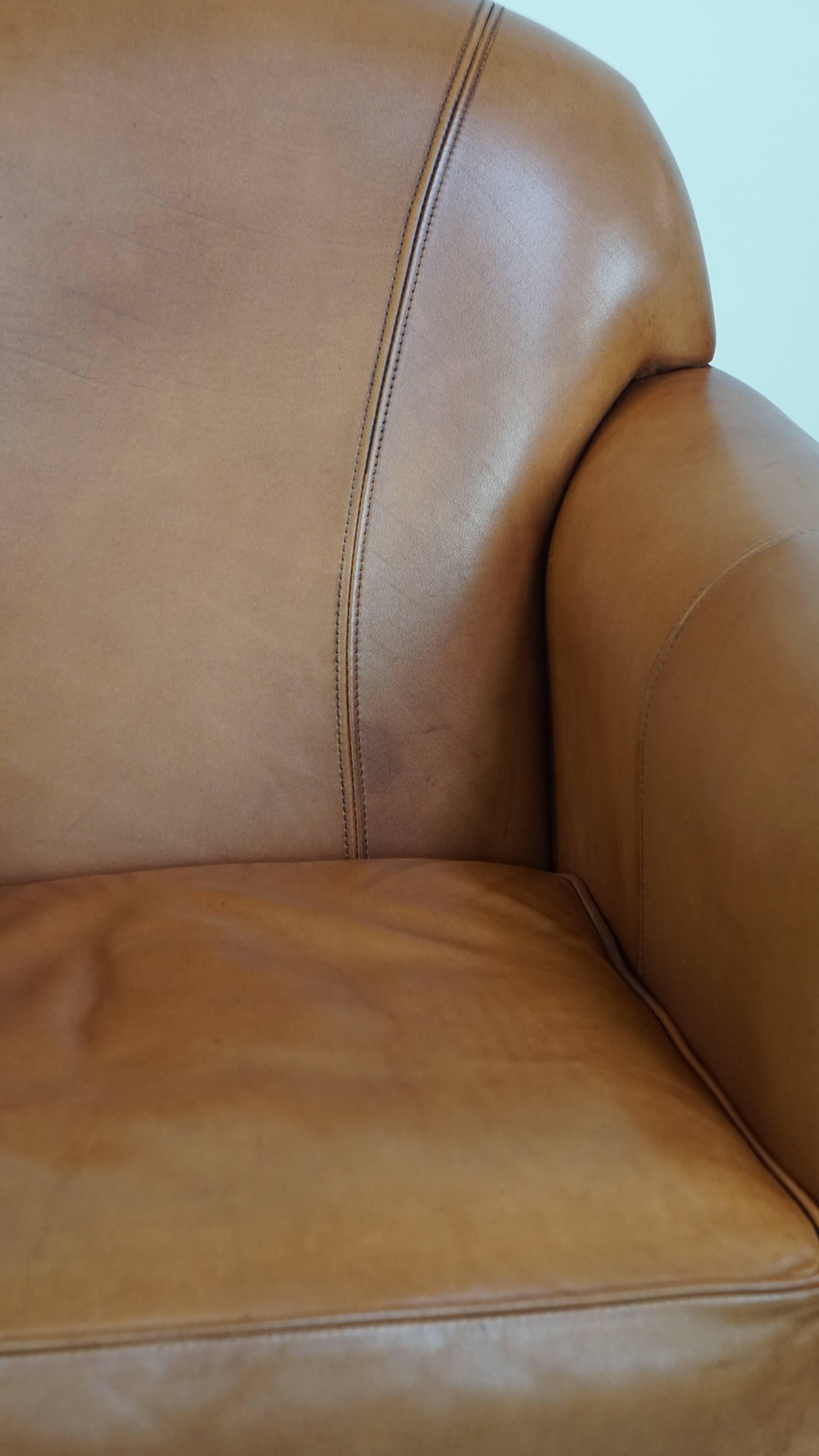 Poltrona e pouf in pelle di vacchetta color cognac in vendita 3