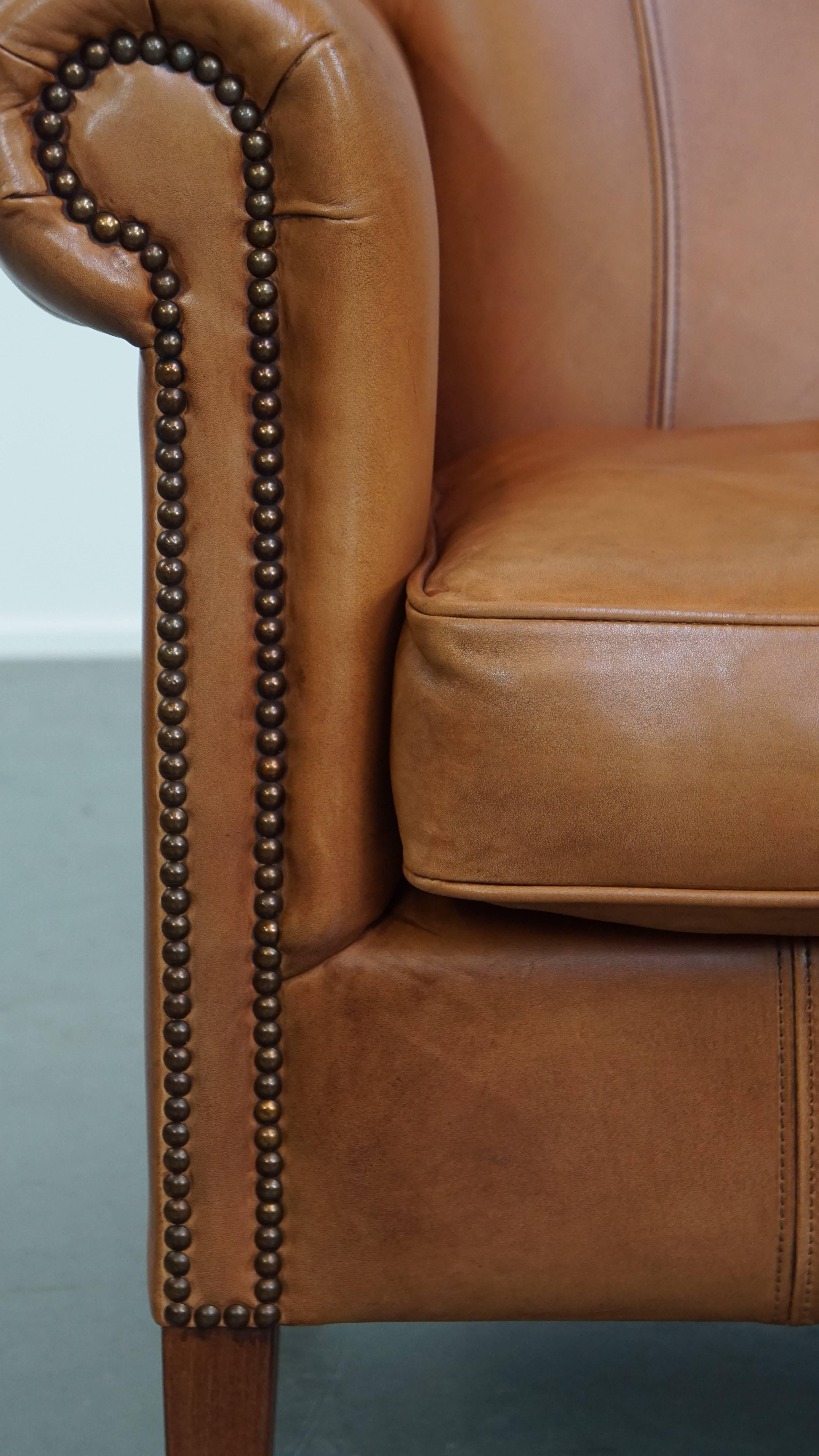 Poltrona e pouf in pelle di vacchetta color cognac in vendita 4