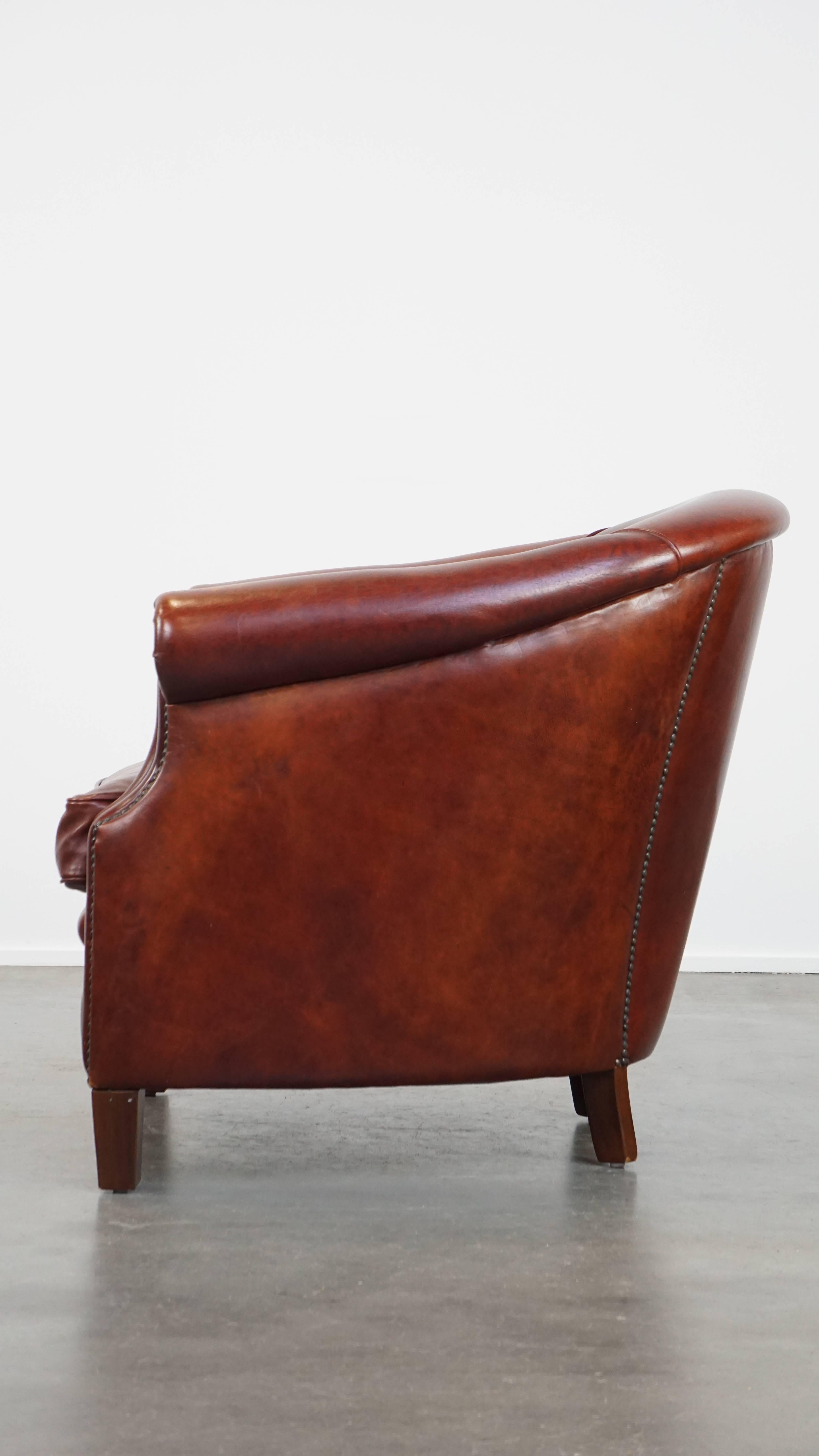 Cognac-Colored Cowhide Leather Club Chair in English Style In Good Condition For Sale In Harderwijk, NL