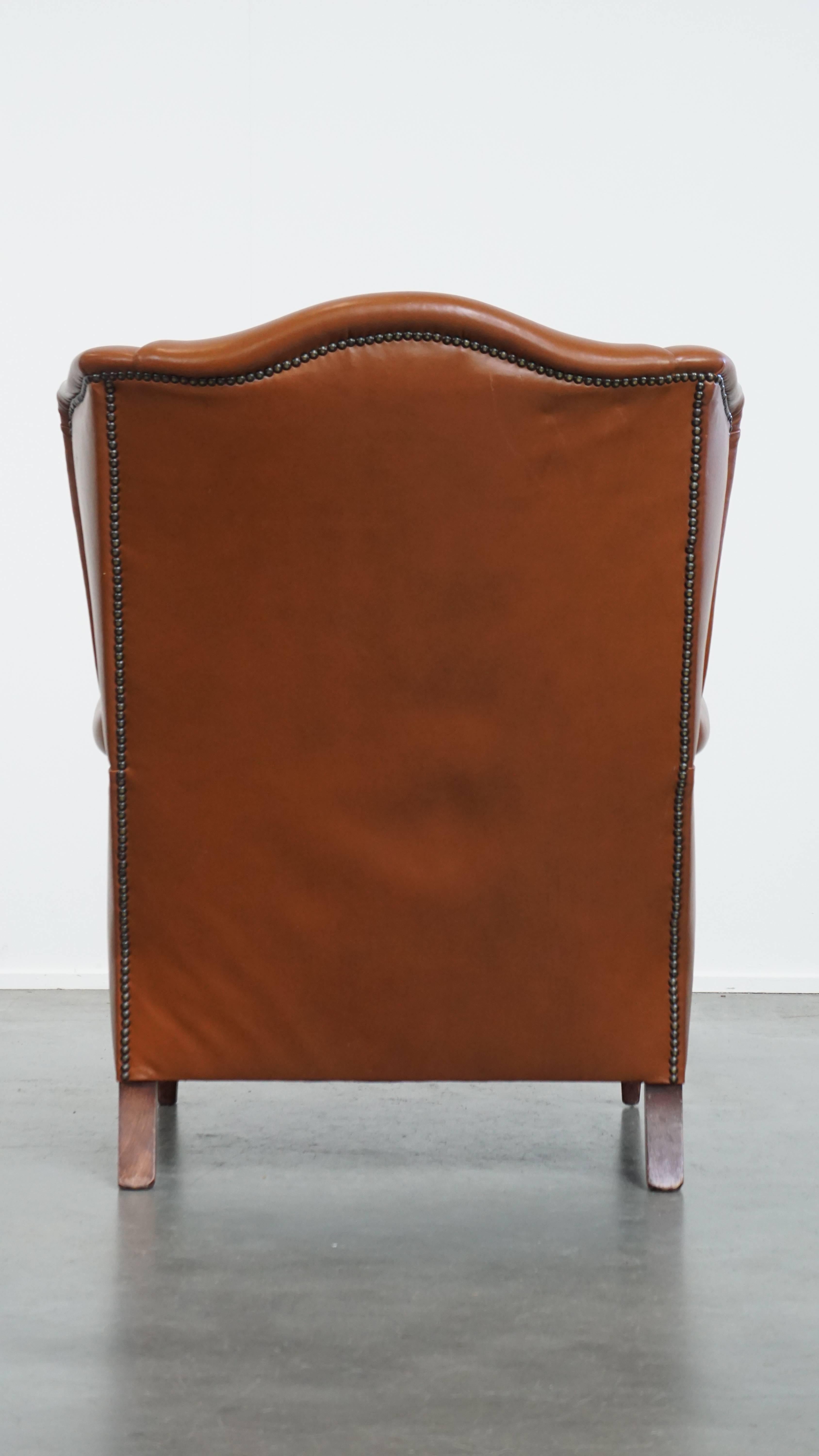 Fatto a mano Sedia Wingback in pelle di vacchetta color cognac in stile inglese in vendita